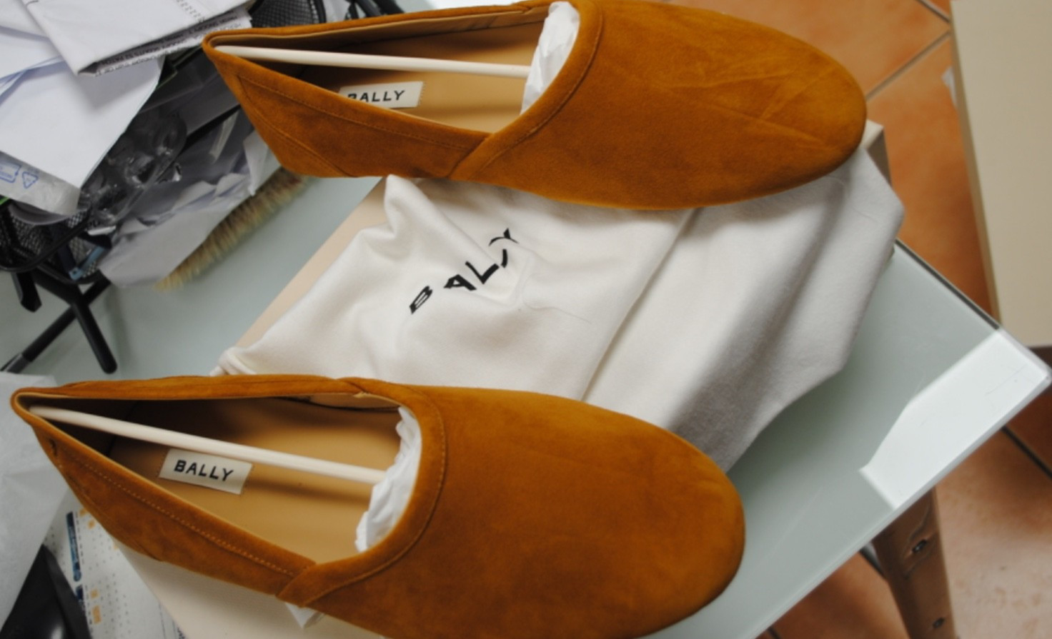 BALLY AUTHENTIC LEATHER LOAFERS 44.5 550.00 CART. PRIM-ESTATE SLIP ON