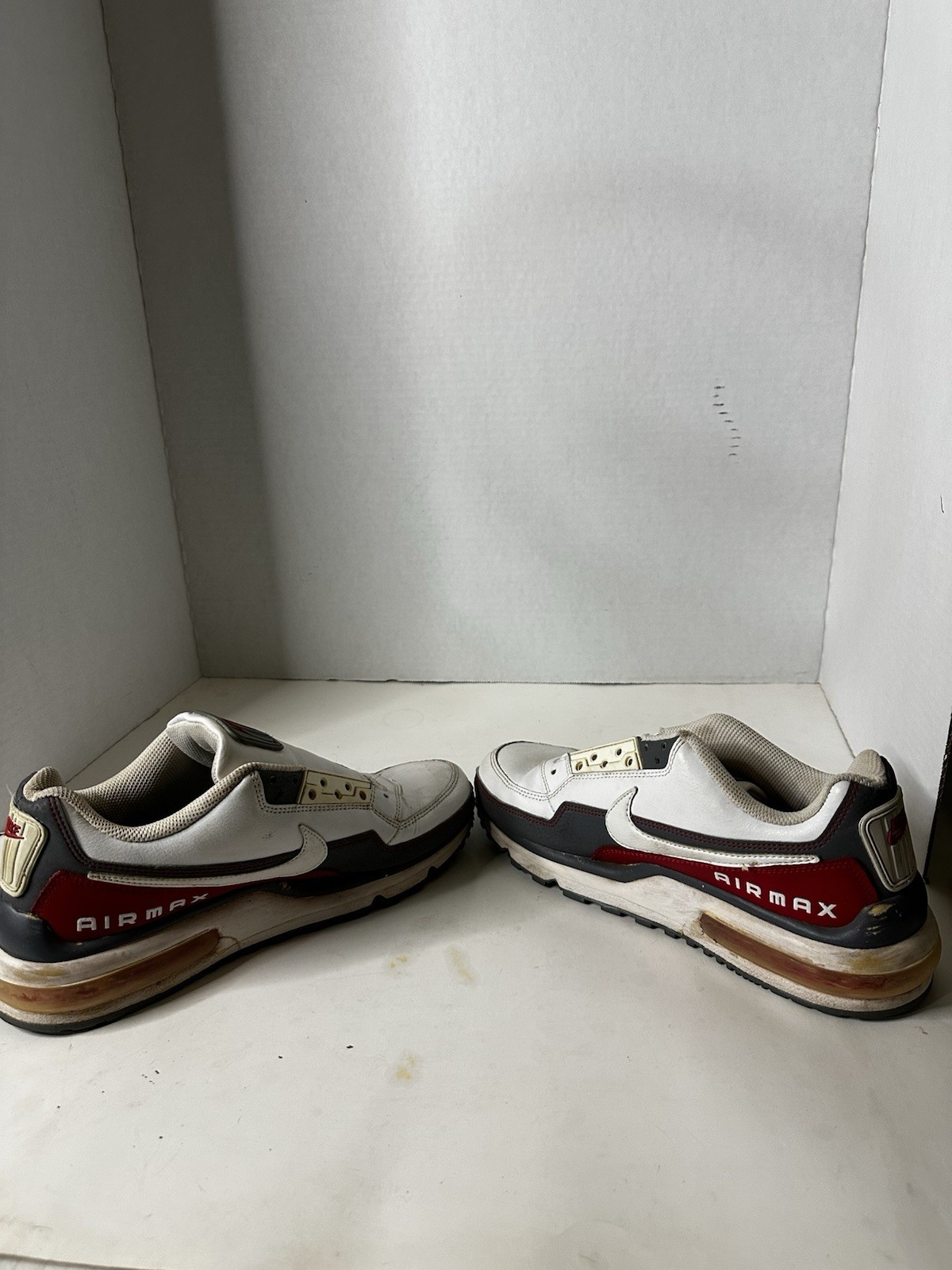 Nike Air Max – white and red Men’s Size 8