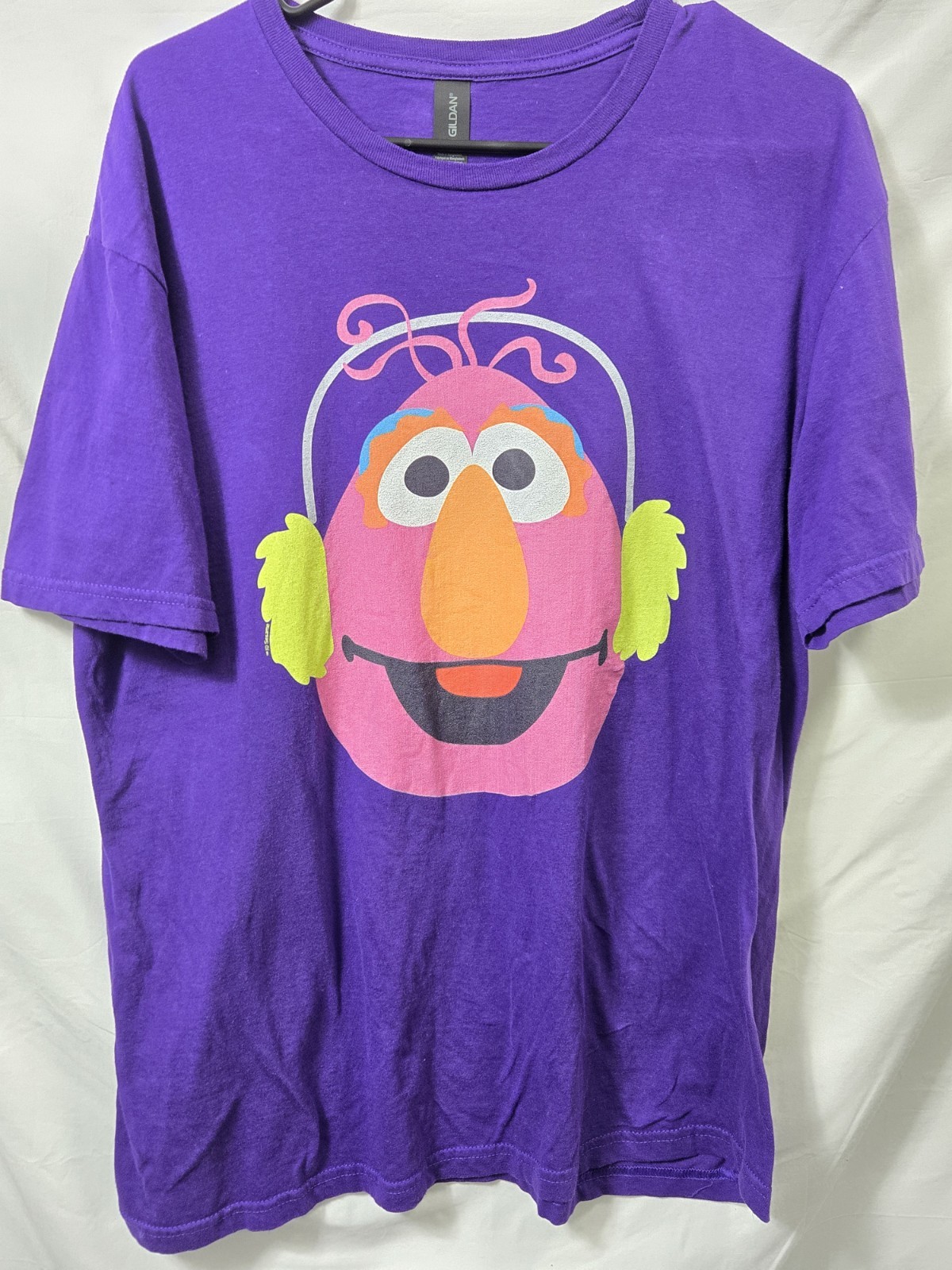 Y2K Gildan Softstyle Purple Graphic Print Men’s Crew Neck Short Sleeve T-Shirt L