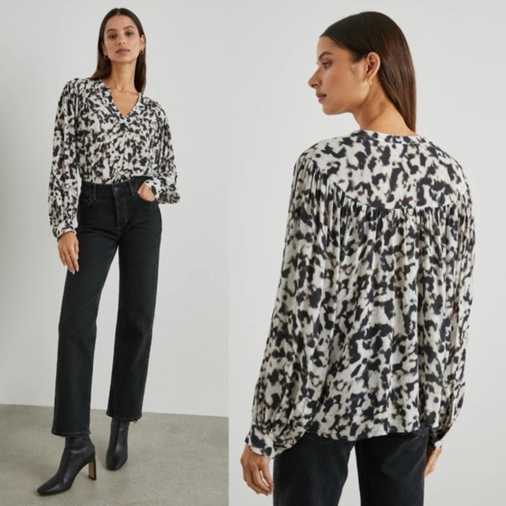 Rails fable blouse in blurred cheetah oversized peasant top size small