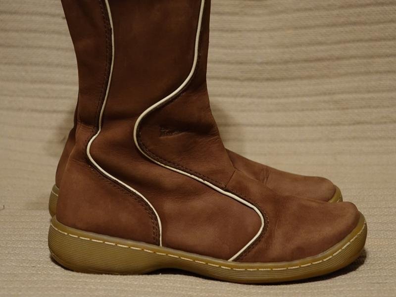 Women Dr. Martens Boots Brown Suede 37