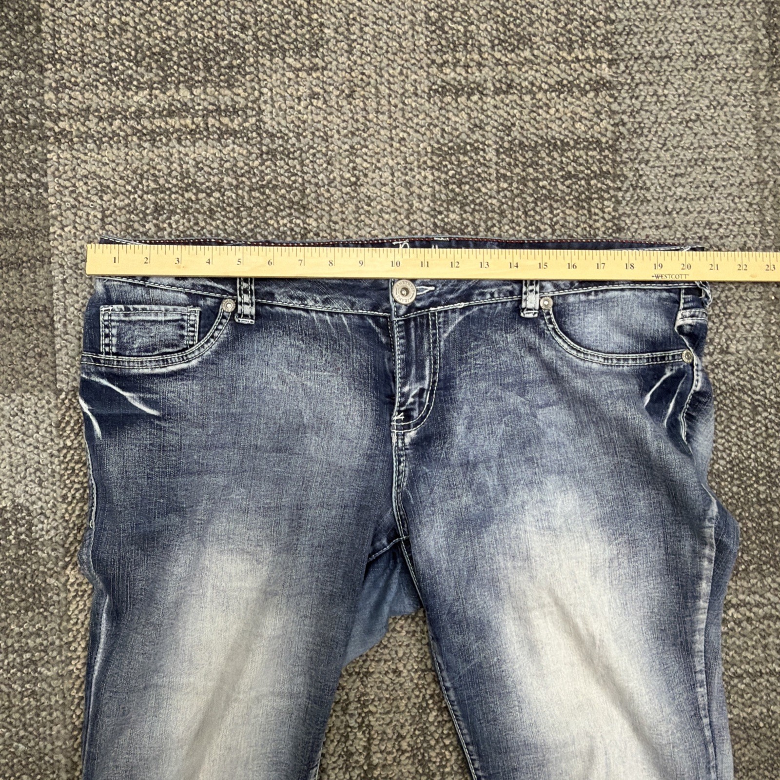 Amethyst Jeans Womens Size 16 Blue Taper Stretch Denim Embroidered Pockets