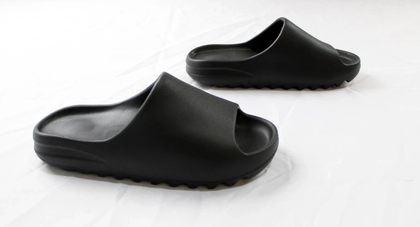 YZY Yeezy YS-01 Slides – Black, Fudge & Cream – Men’s Sizes 4-15