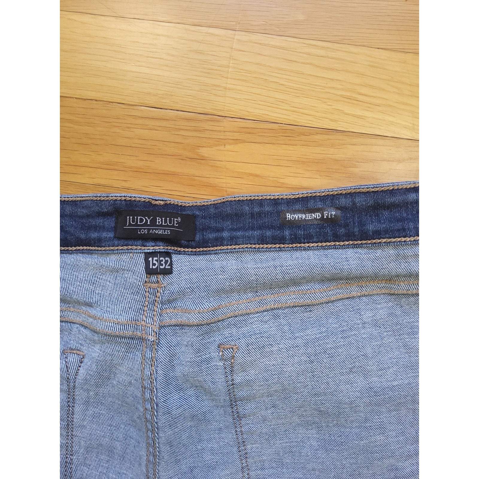 Judy Blue Boyfriend Fit Distressed Jean Size 15/32 High Rise