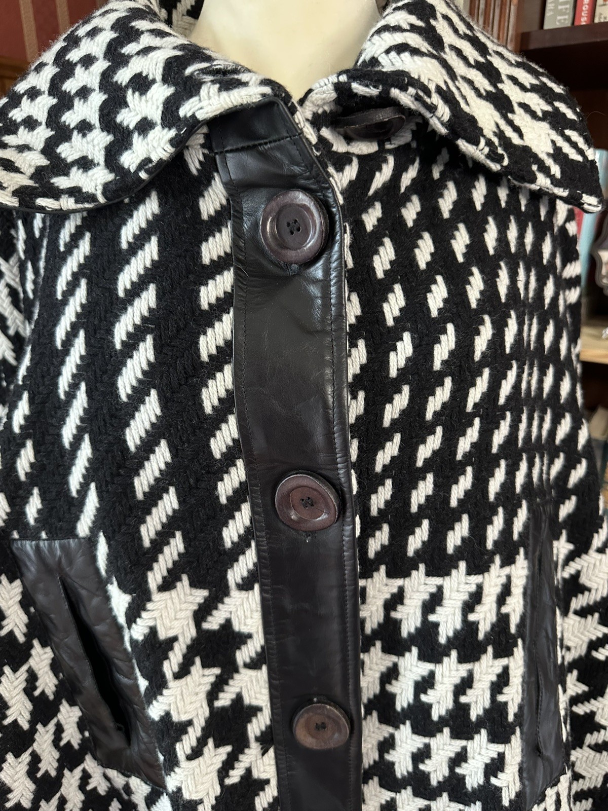 Vintage Mackage Wool Button Houndstooth Coat Black & White Size G/L – No Belt