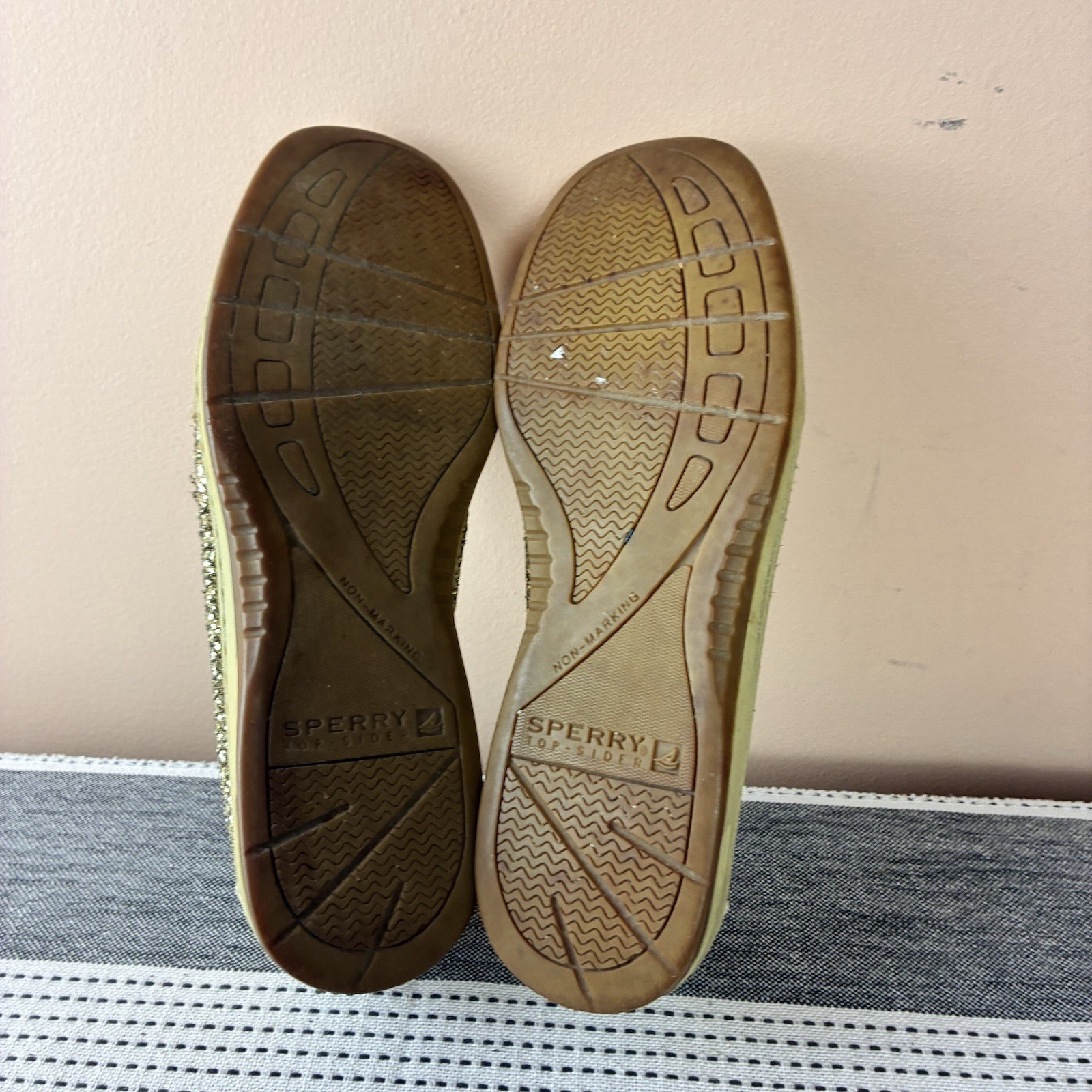 Sperry Top Sider Women’s Beige Gold Glitter Boat Shoes Loafers Size 9.5