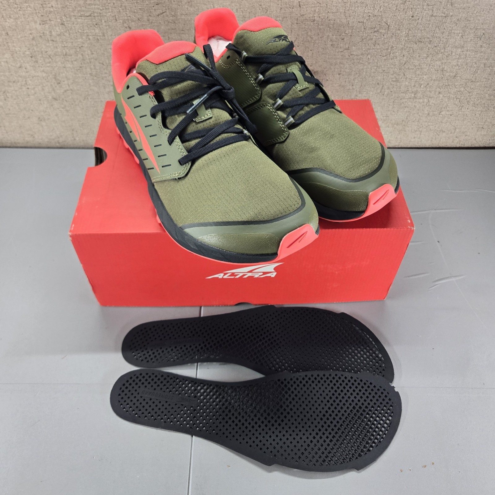 Altra Superior 5 Shoes Mens Size 11.5 Green Trail Running Sneakers AL0A546Z330