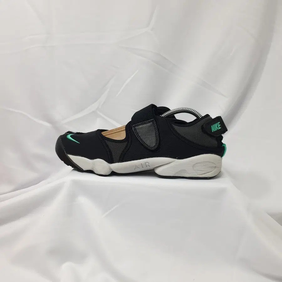 Nike Air Rift Breathe Black Mint Sneakers 10.2″ Size [US 8]