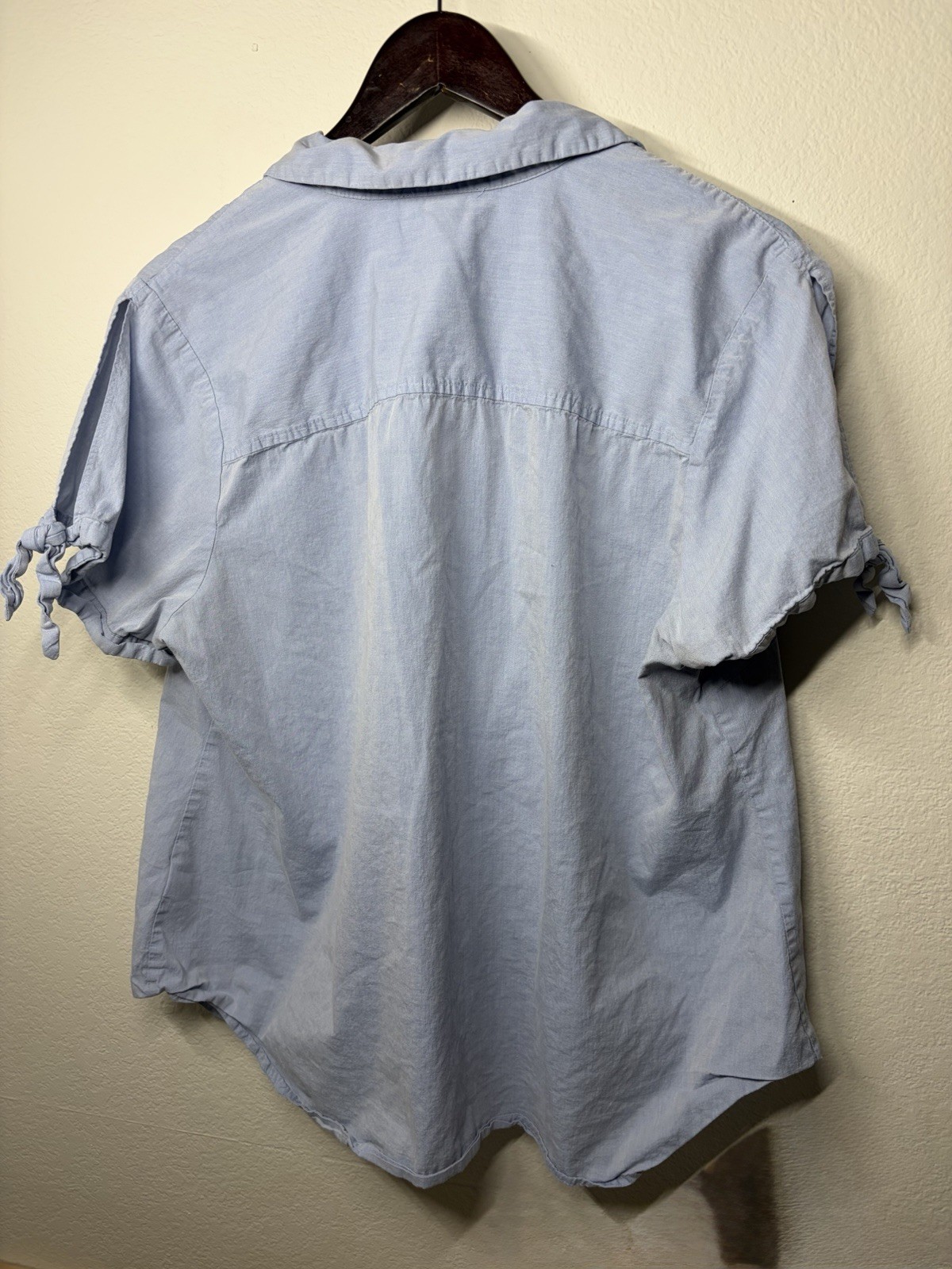 Women’s Light Blue Button Up Top Plus Size 2x Tied Sleeves