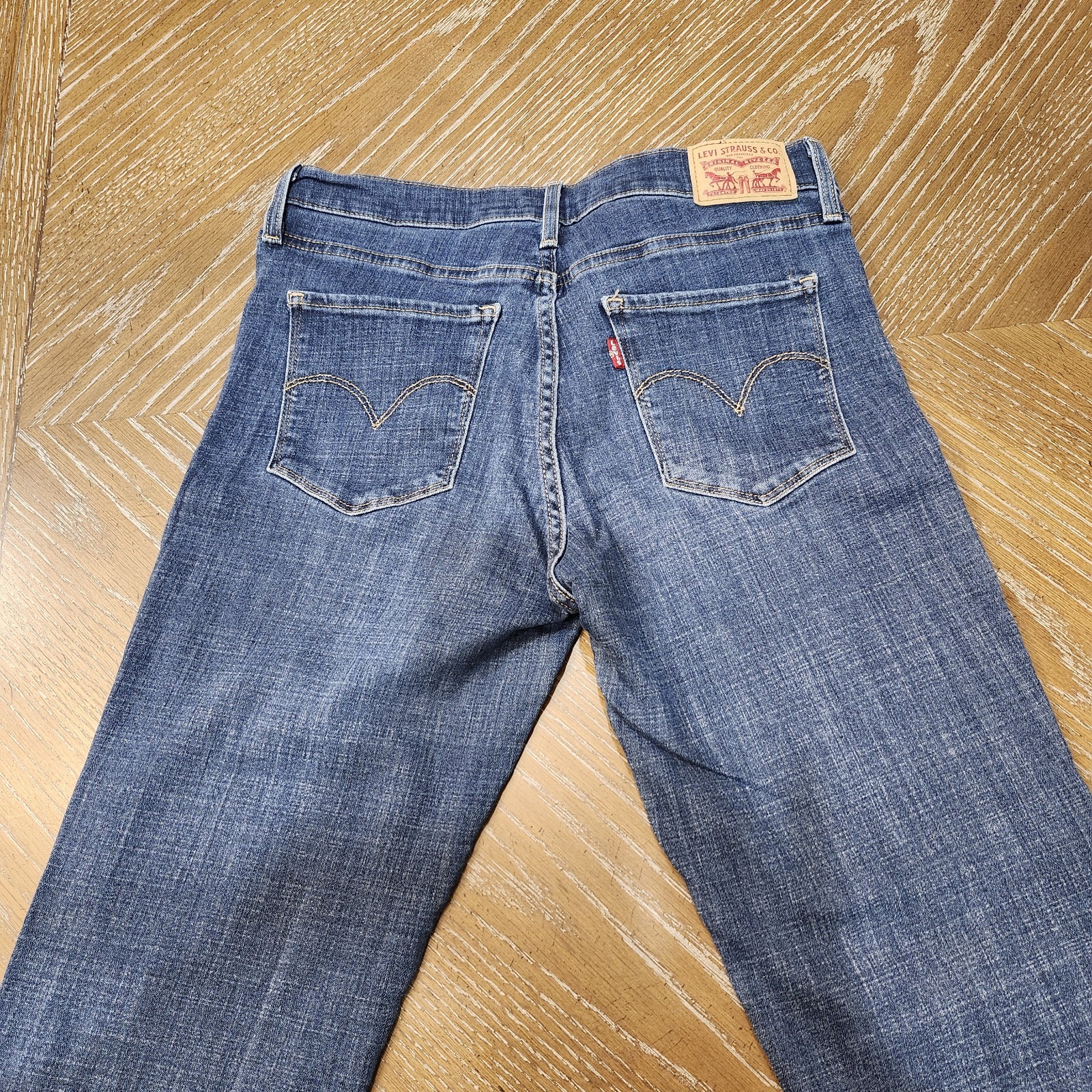 Levi’s 314 Shaping Straight Jeans Medium Wash Denim Womens W29xL30 Stretchy