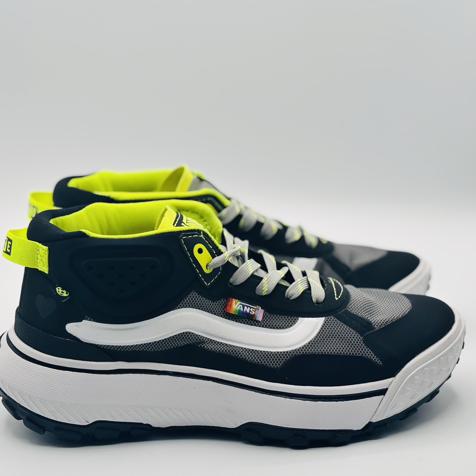 Men’s Size 6.5 Women 8- VANS Crosspath MTE Mid 2gether As Ourselves