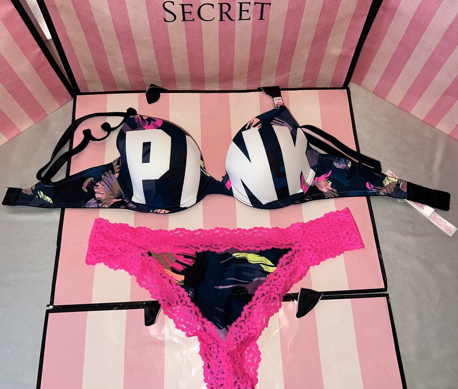 Victorias Secret PINK T-Shirt Bra 32B W/Extra Low Rise Thong