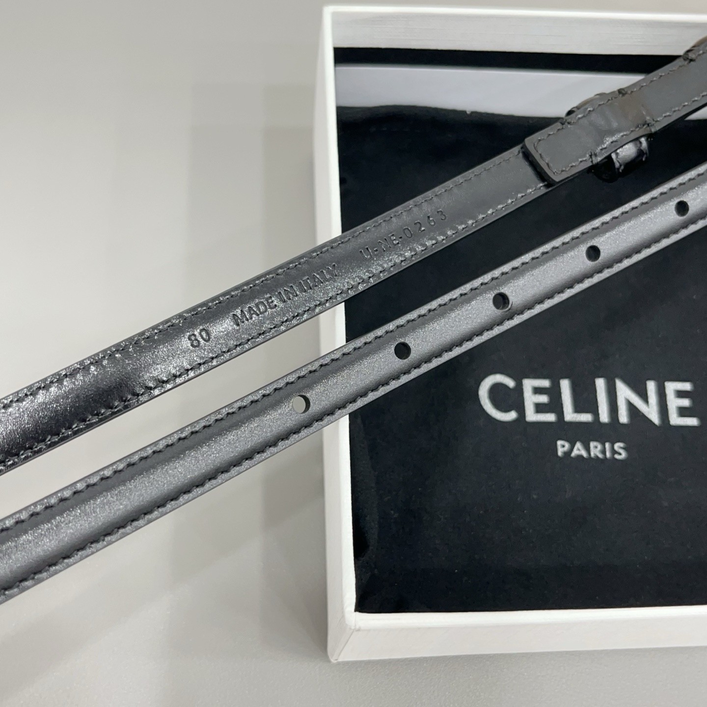 Women’s Celin*e 1.3cm/0.51in Black Leather Belt Black retro oval badge buckle