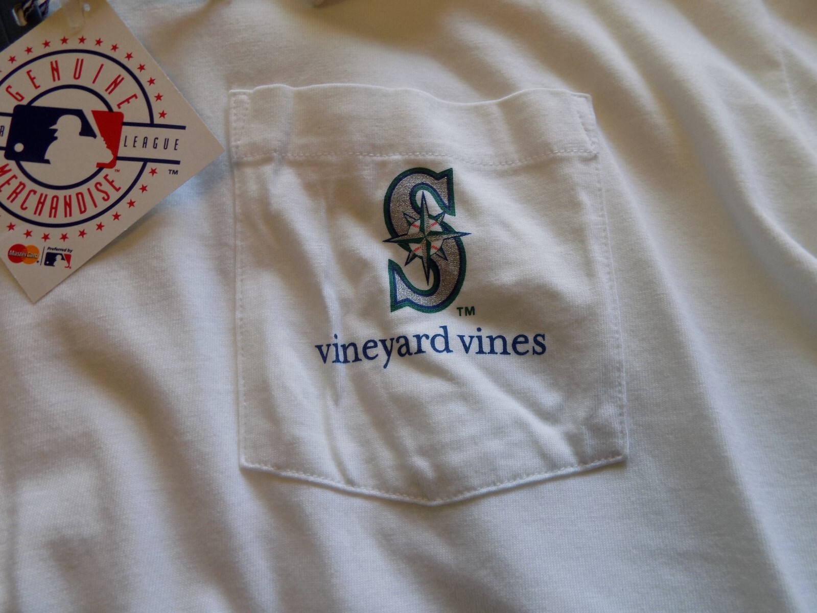 Men’s Vineyard Vines White Cotton Seattle Mariner’s Bar Flag T- Shirt XXL MLB