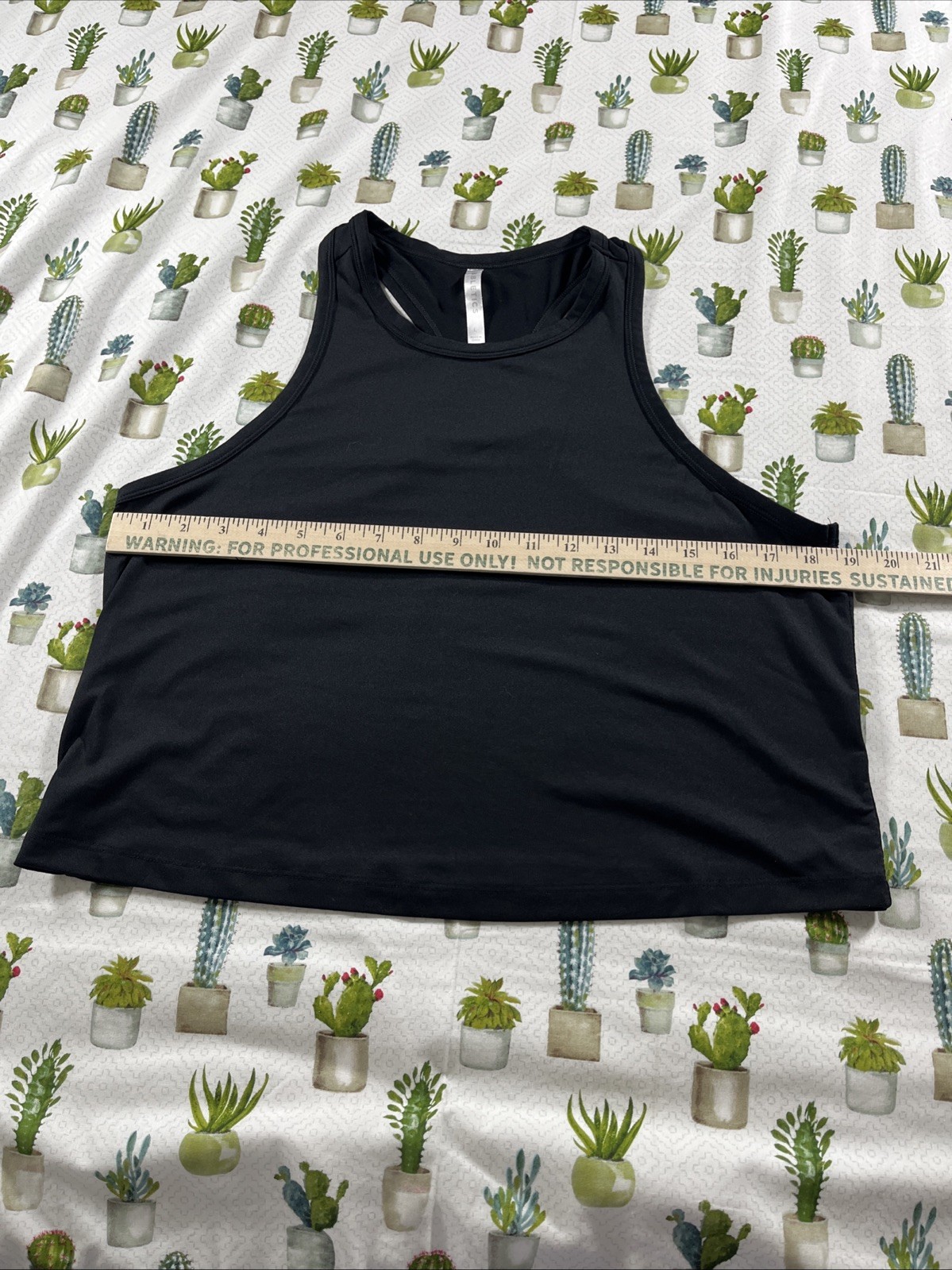 Fabletics Women’s Size Large Racerback Tank Tops Crop Lot Of 4