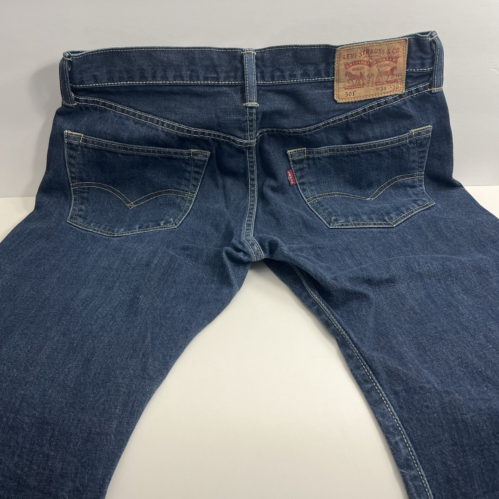 Levi’s 501 Men’s 34×30 Regular Jean Fit Dark Wash Blue Denim Button Fly