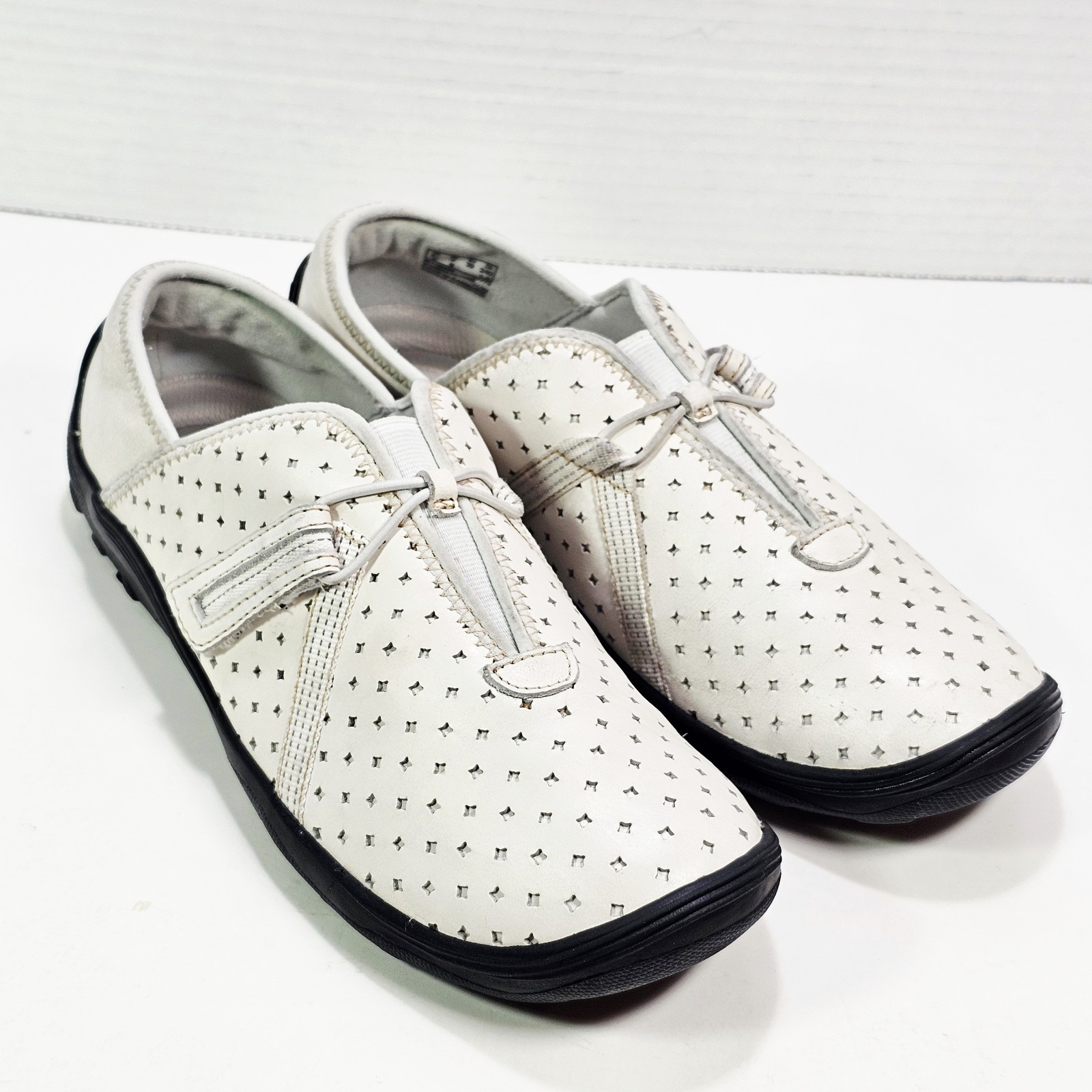 Clarks Womens 8.0 M Fiana Braley Sneakers White Leather Adjustable Hook & Loop
