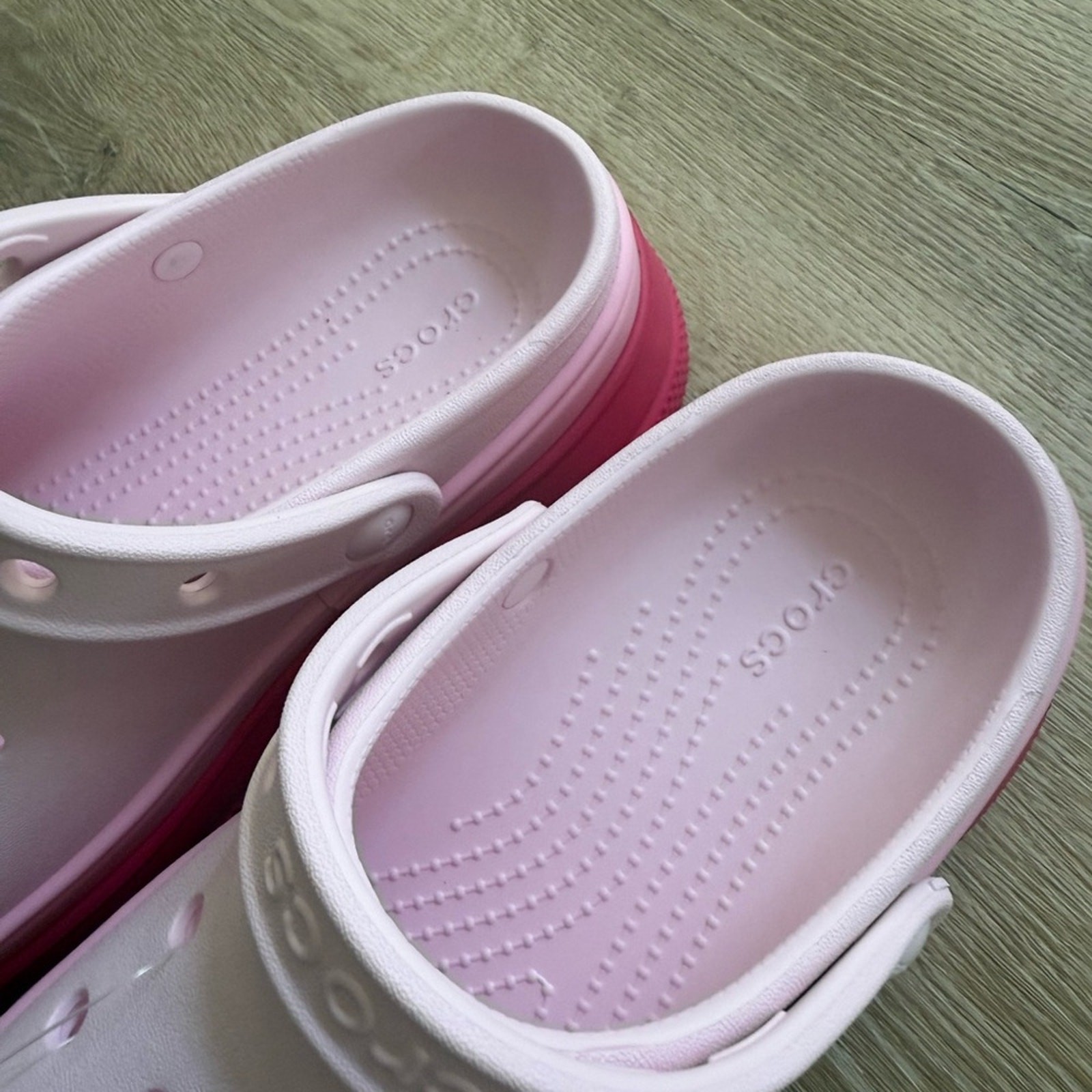 NWT Crocs Classic Stacked Clog Dragonfruit with FREE JIBBITZ Sz W6 M4