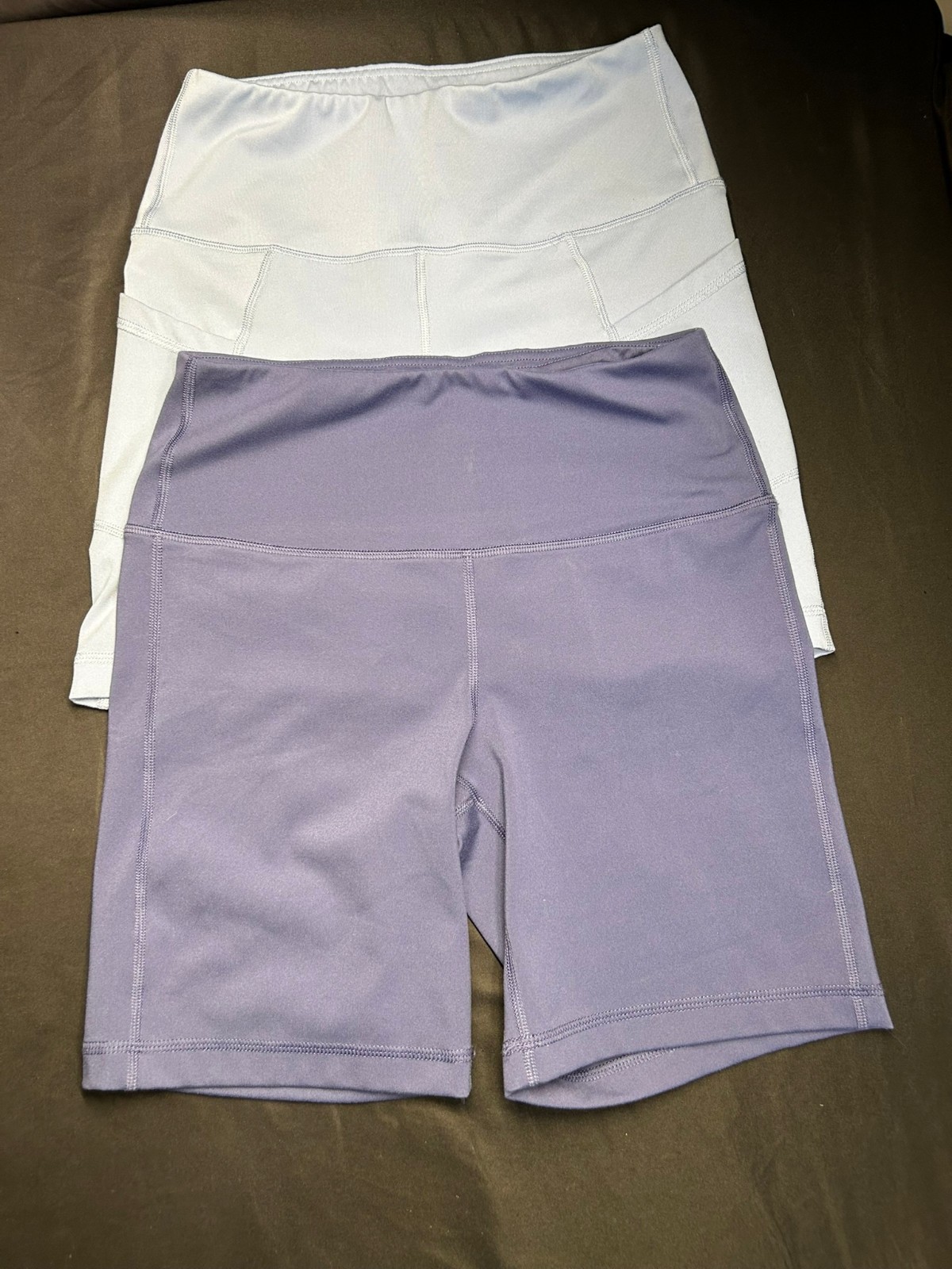 2 x Yogalicious LUX 7″ Shorts Women Small – 1 Tribeca Short, 1 Everyday Short