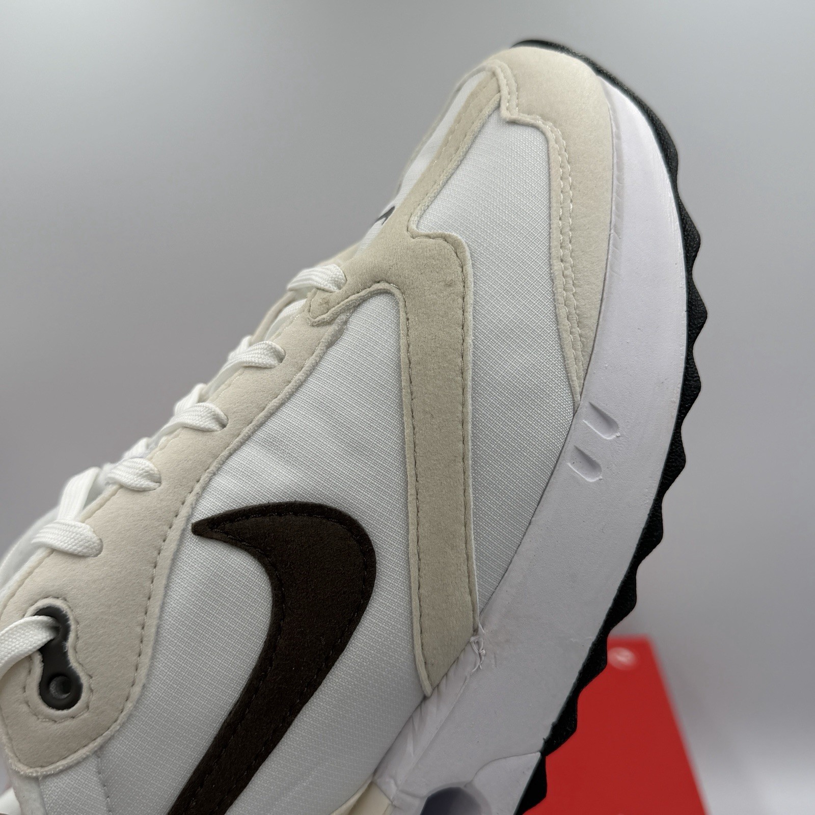 Nike Air Max Dawn White /Baroque Brown DC4068-102 Women’s Size 9 Sneakers