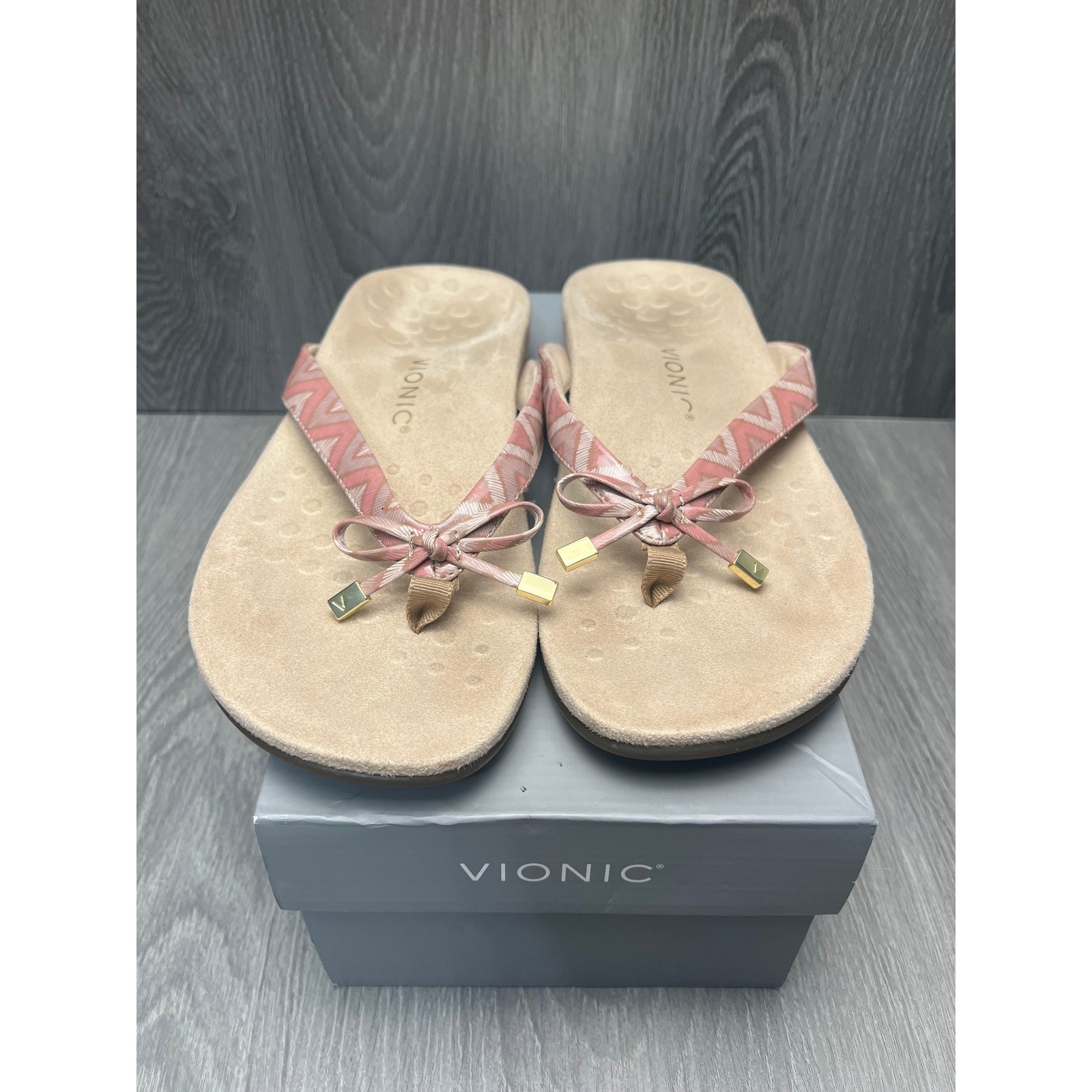 Vionic Bella II Dusty Pink Chevron Orthotic Thong Sandals Womens 10 Wide Bow