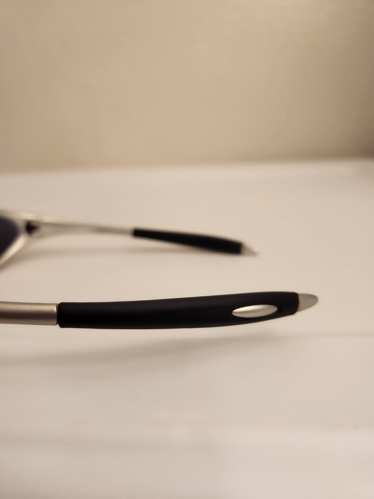 Vintage Oakley Minute Minute 1.0 Gen2 Sunglasses Sliver Frame Black Lenses Y2K