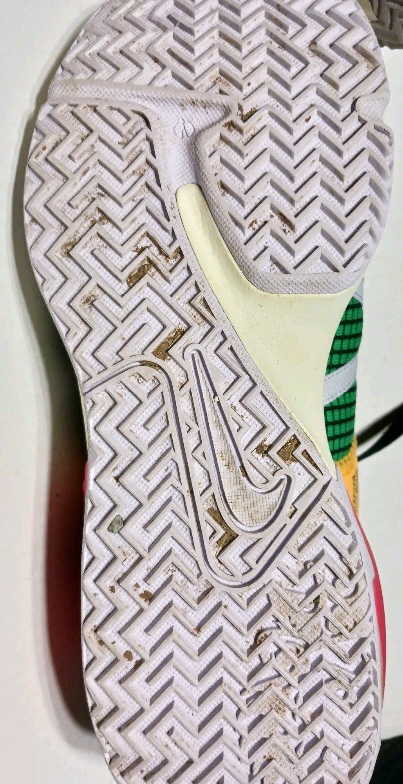 Nike LeBron Witness 7 HO22 Men’s Size 10.5 Basketball Shoes D1123501 Multicolor