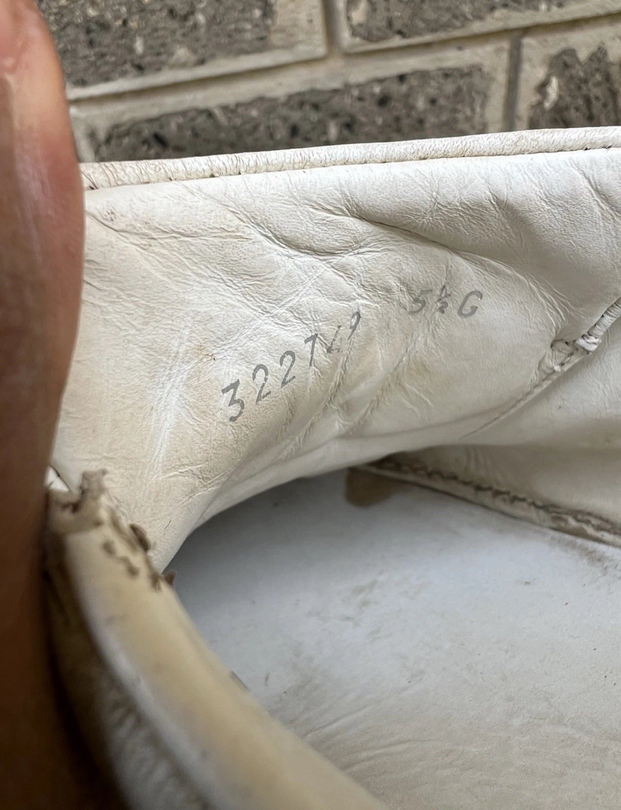 Gucci White 322749 Men’s Leather Slip-on with Web Sneakers U.S 6