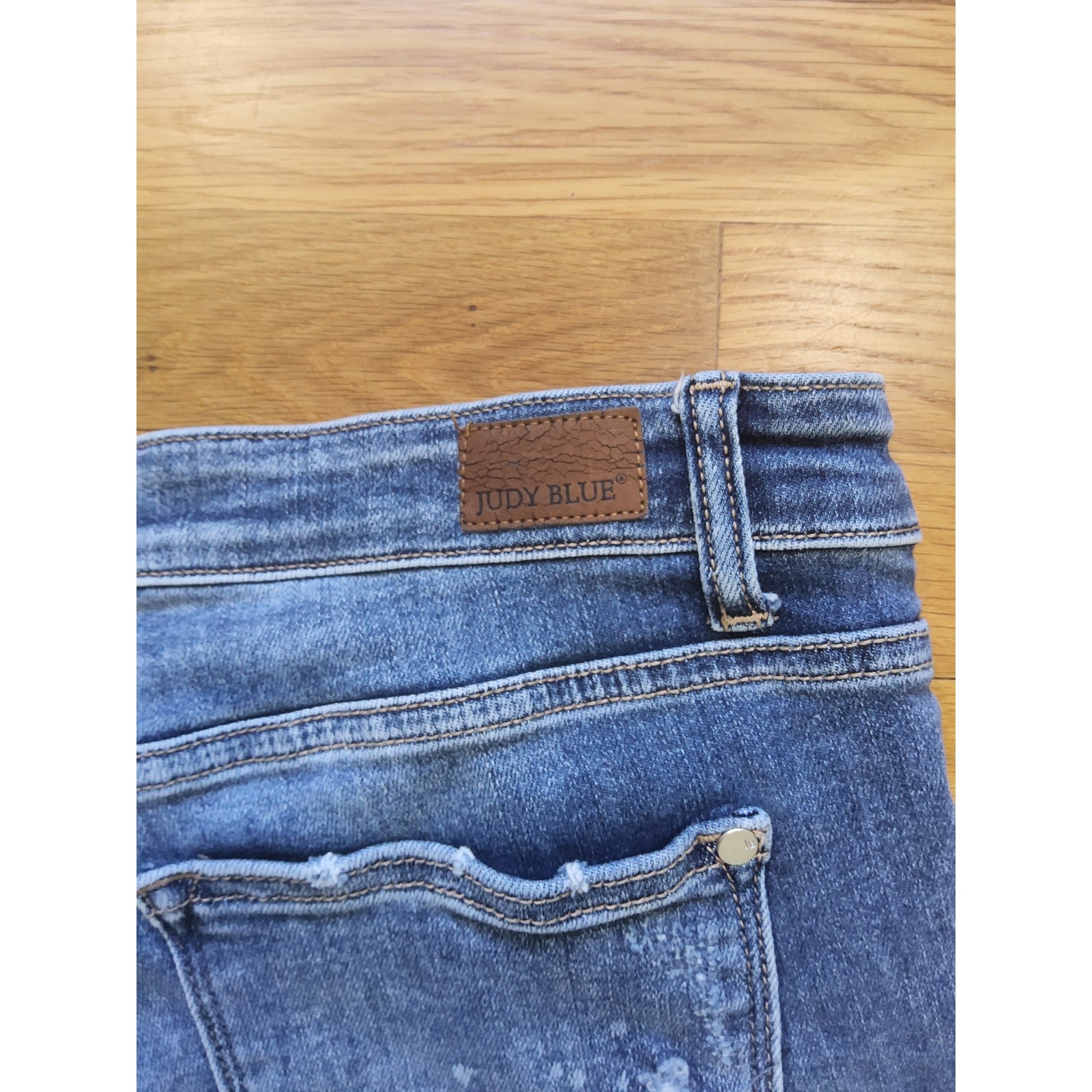 Judy Blue Boyfriend Fit Distressed Jean Size 15/32 High Rise