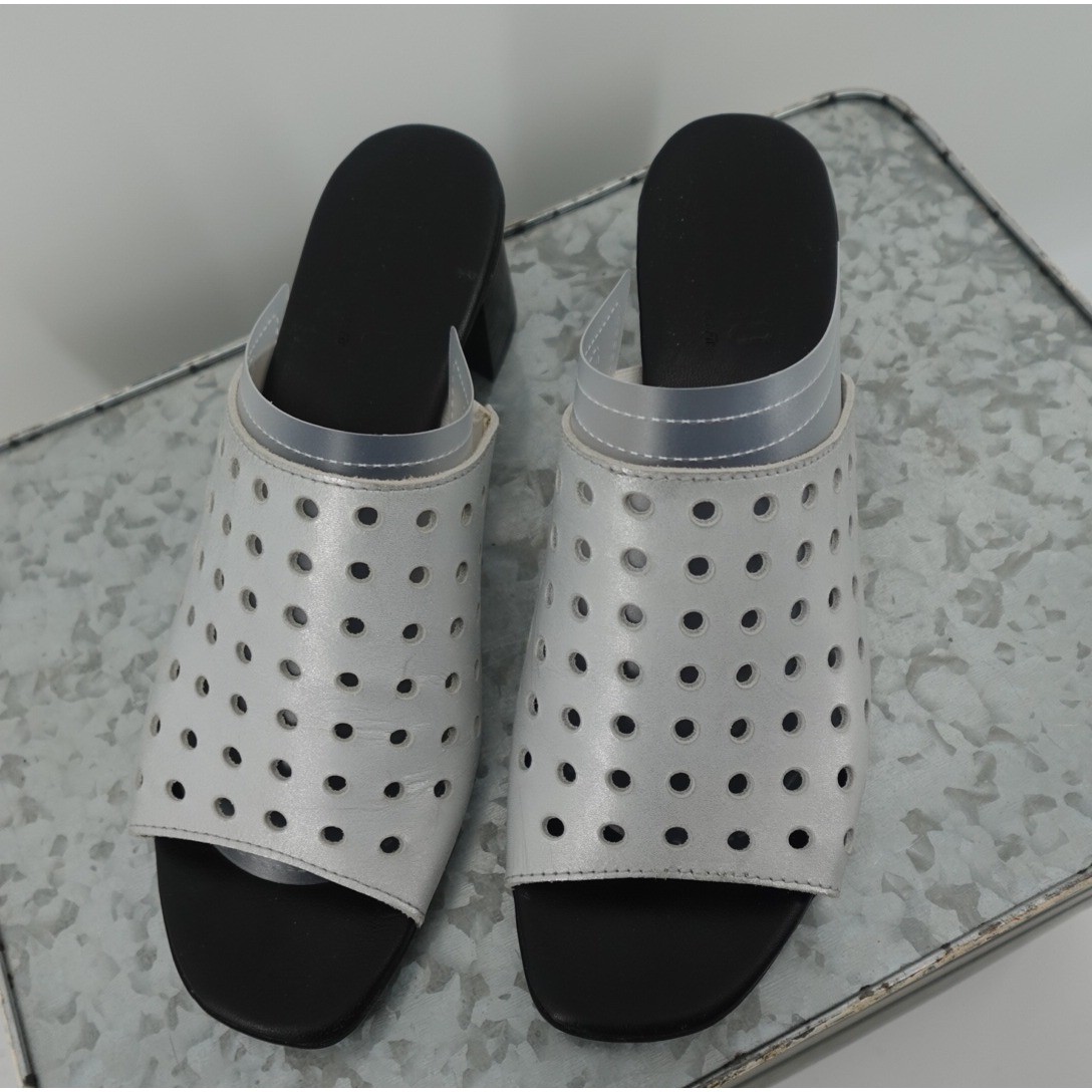 Munro American Silver Perforated Leather Slide Sandals Block Heel Mules 8M