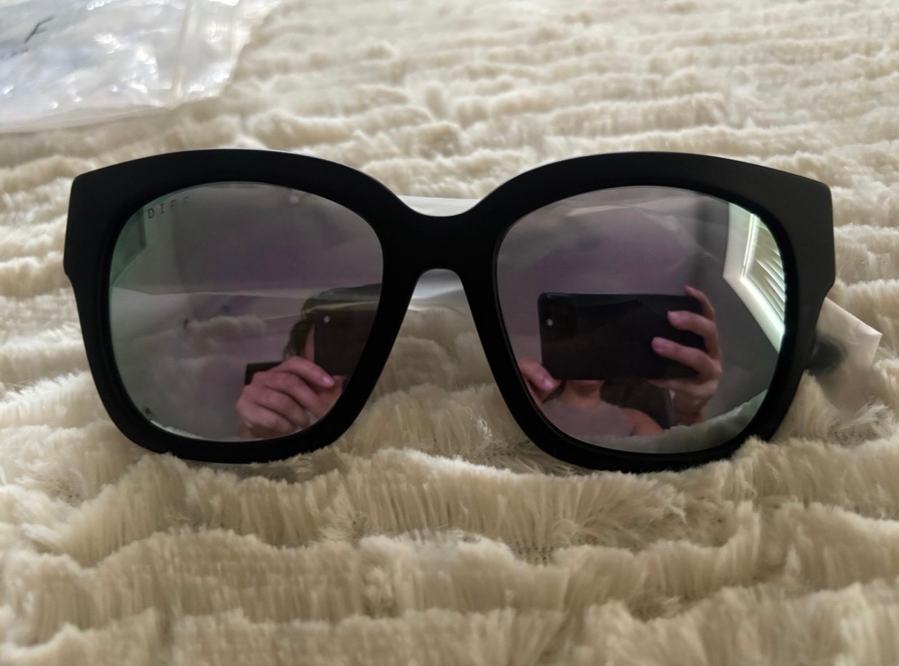 Diff Eyewear Sunglasses Bella II Matte Black Lavender Lens New