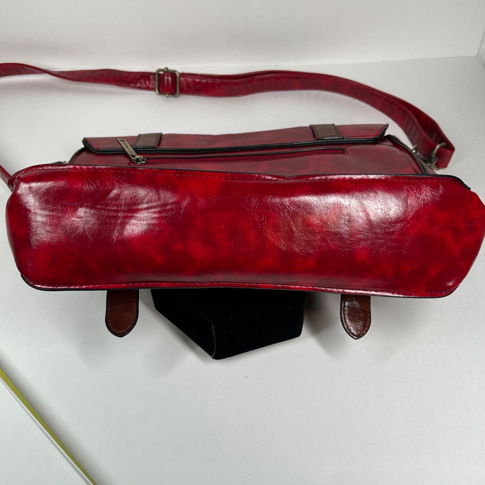 Ecosusi Messenger Bag Red Brown Faux PU Leather Bow Collegiate Crossbody Satchel