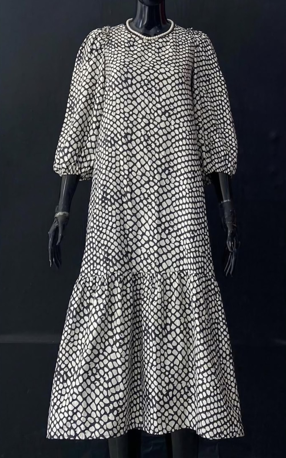 Banana Republic Black and White Volume Sleeve Midi Dress – NWT