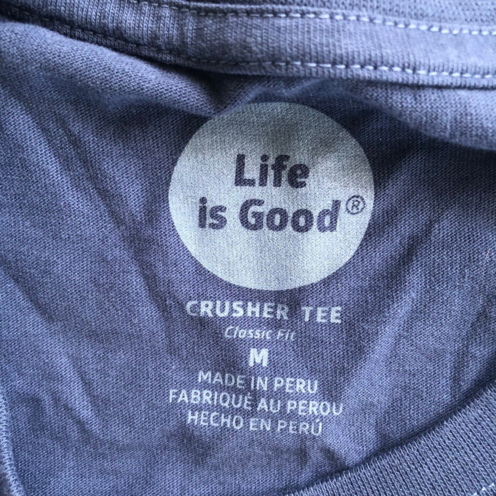 Life is Good Crusher Tee Classic Fit Medium Navy Blue Fishing Graphic T-Shirt