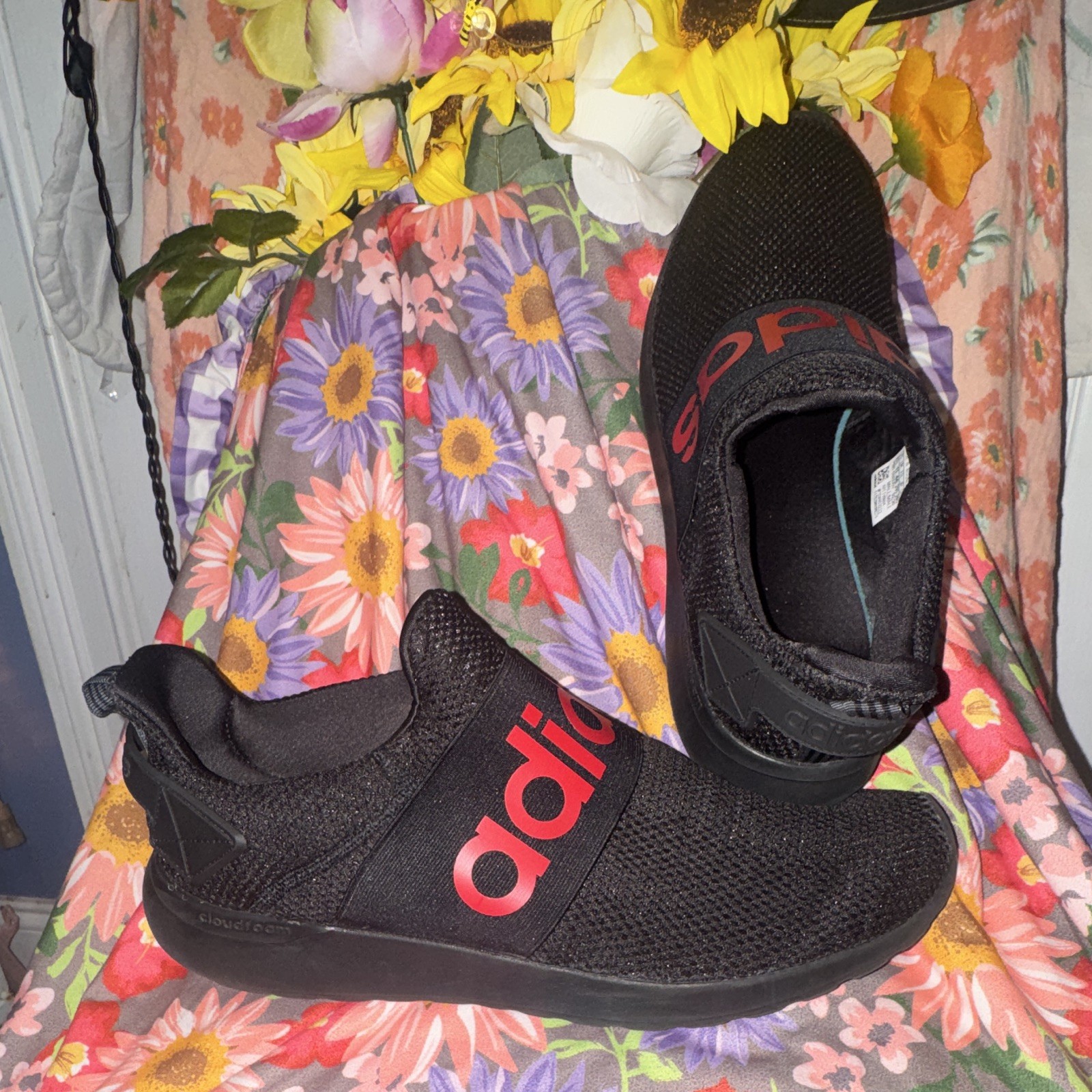 Men’s 11.5adidas Lite Racer Adapt 6.0 Men’s Slip-On Low Top Sneaker in blk & red