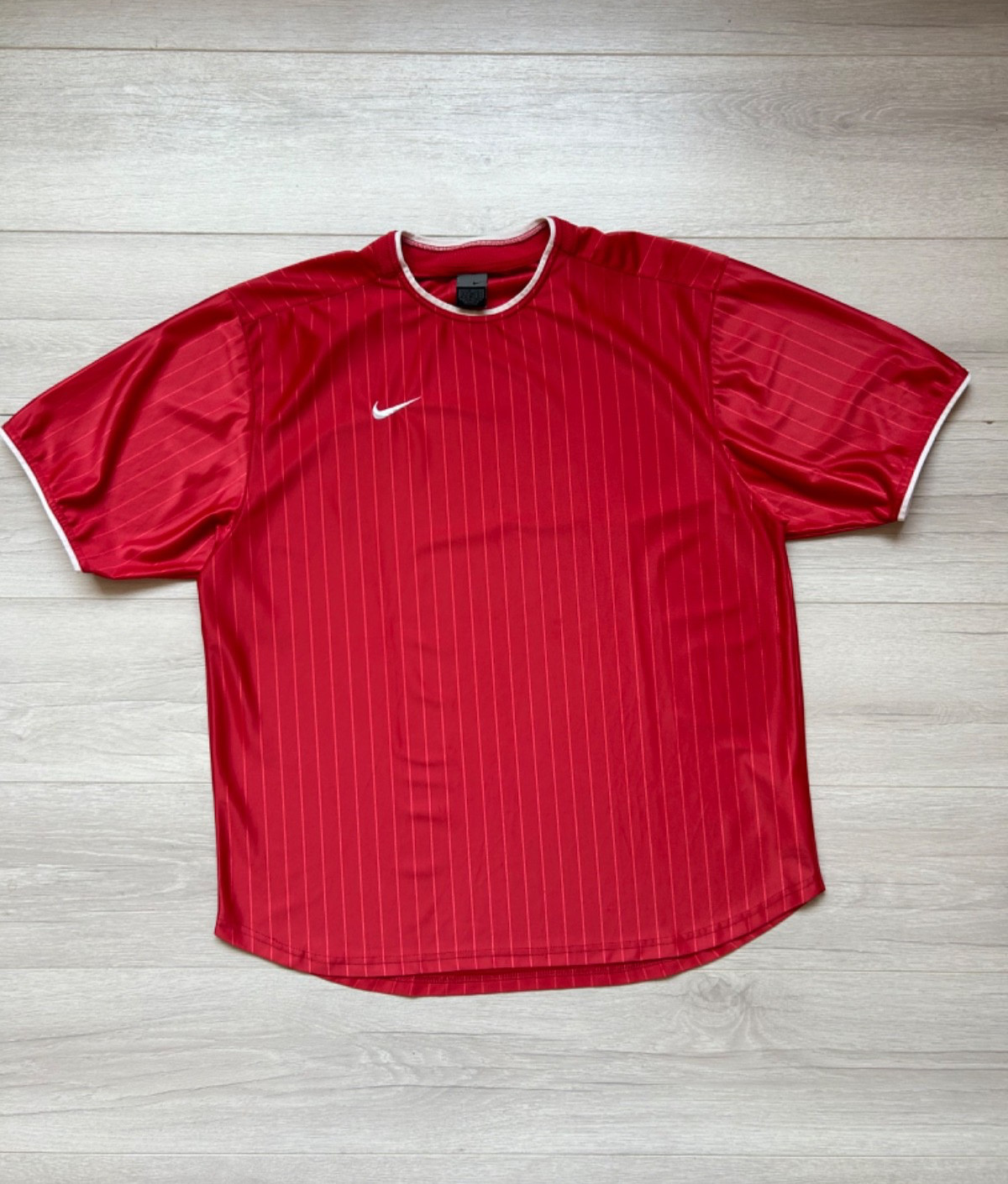 Nike T-Shirt Men’s Red Sport Training Soft Tee Size XL Short Sleeves Crew Neck