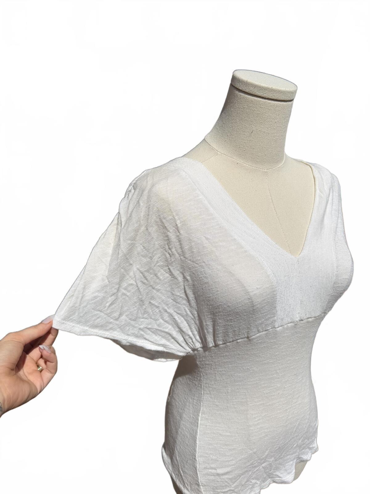 Y2K Charlotte Russe White V-Neck Crop Blouse Top