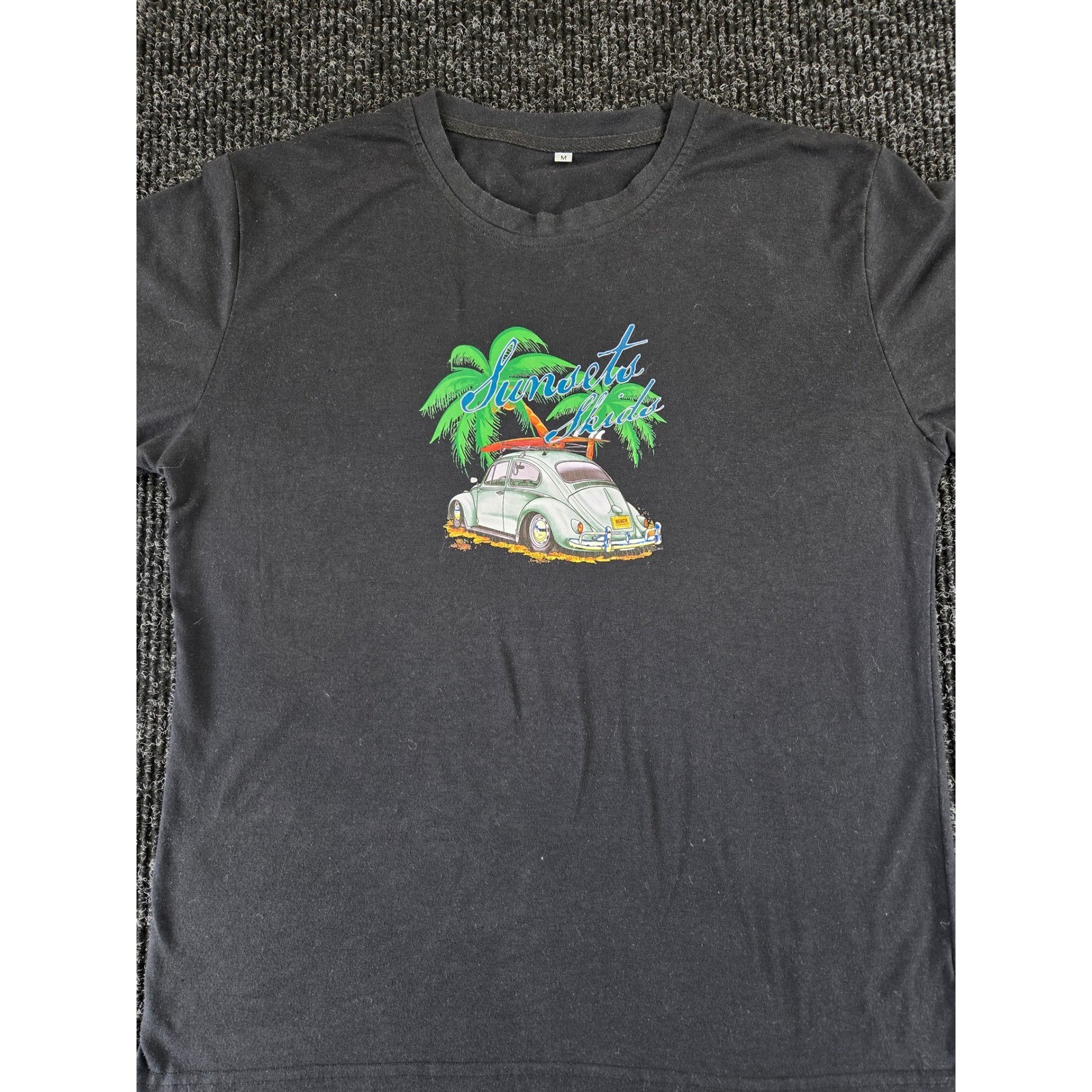 Sunsets & Skids Mens Graphic T-Shirt Black Surf VW Beetle Palm Trees Size M