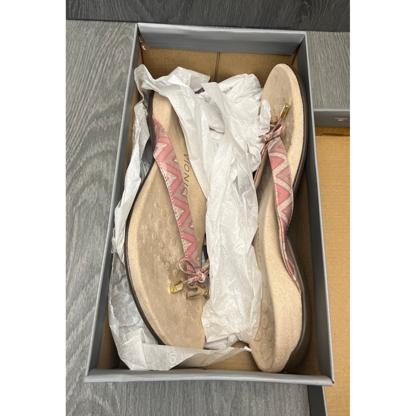 Vionic Bella II Dusty Pink Chevron Orthotic Thong Sandals Womens 10 Wide Bow