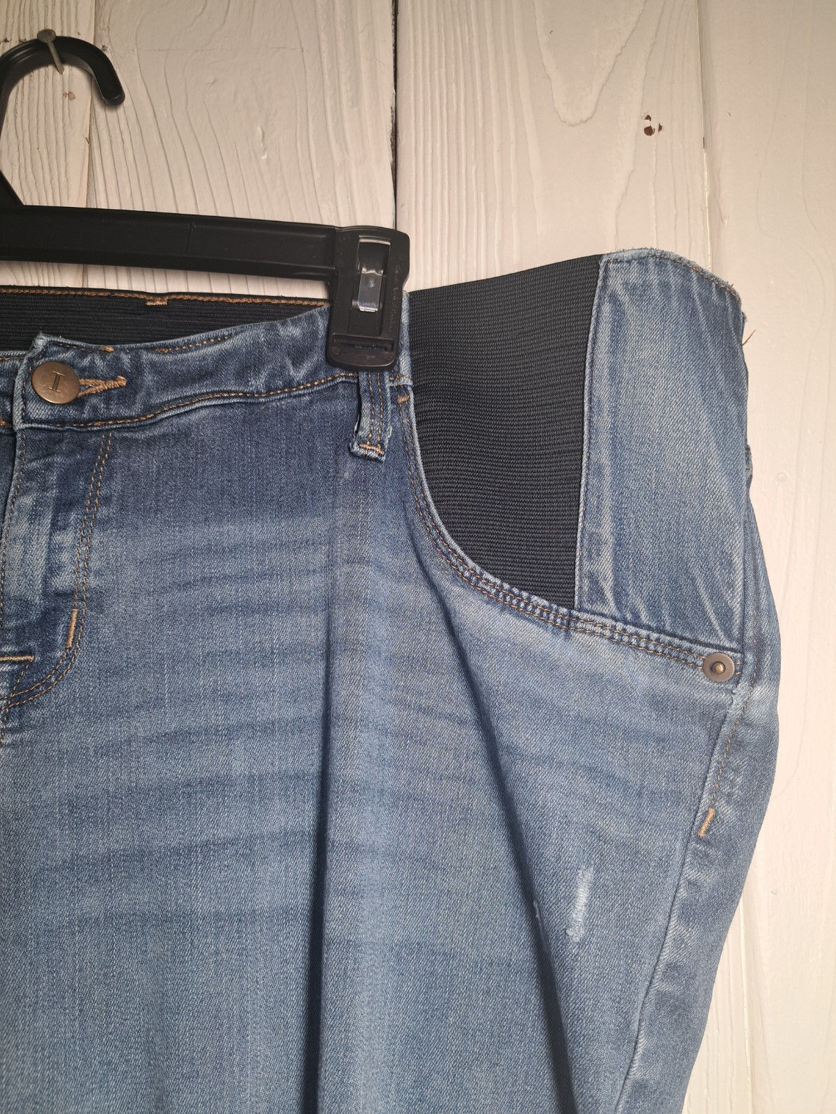 Isabel Maternity Distressed Skinny Jeans Sz 16. (Waist 40 inches Unstretched)