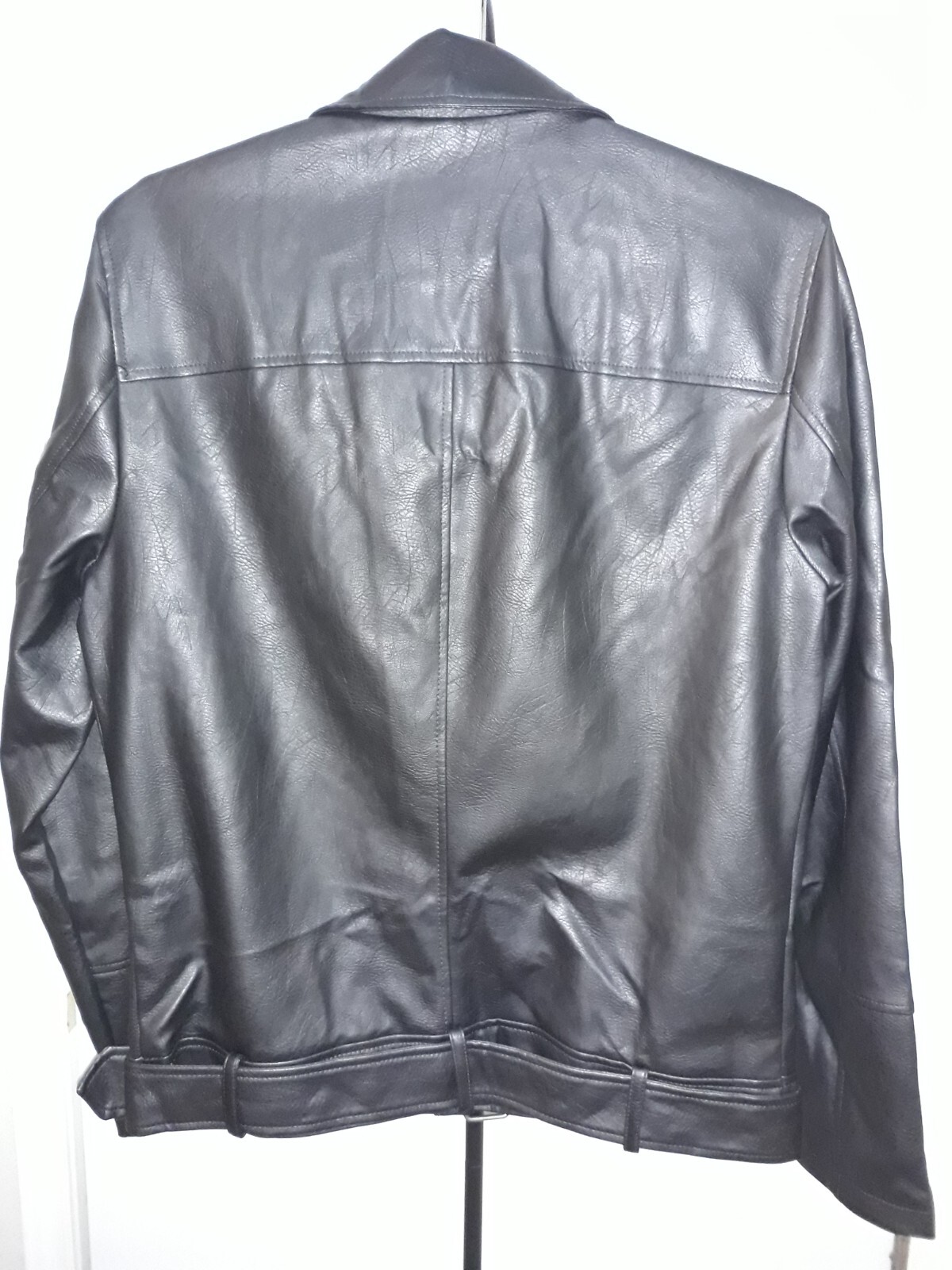 Fahsyee Men’s Size Medium Black Leather Jacket Brand New 100% Polyurethane