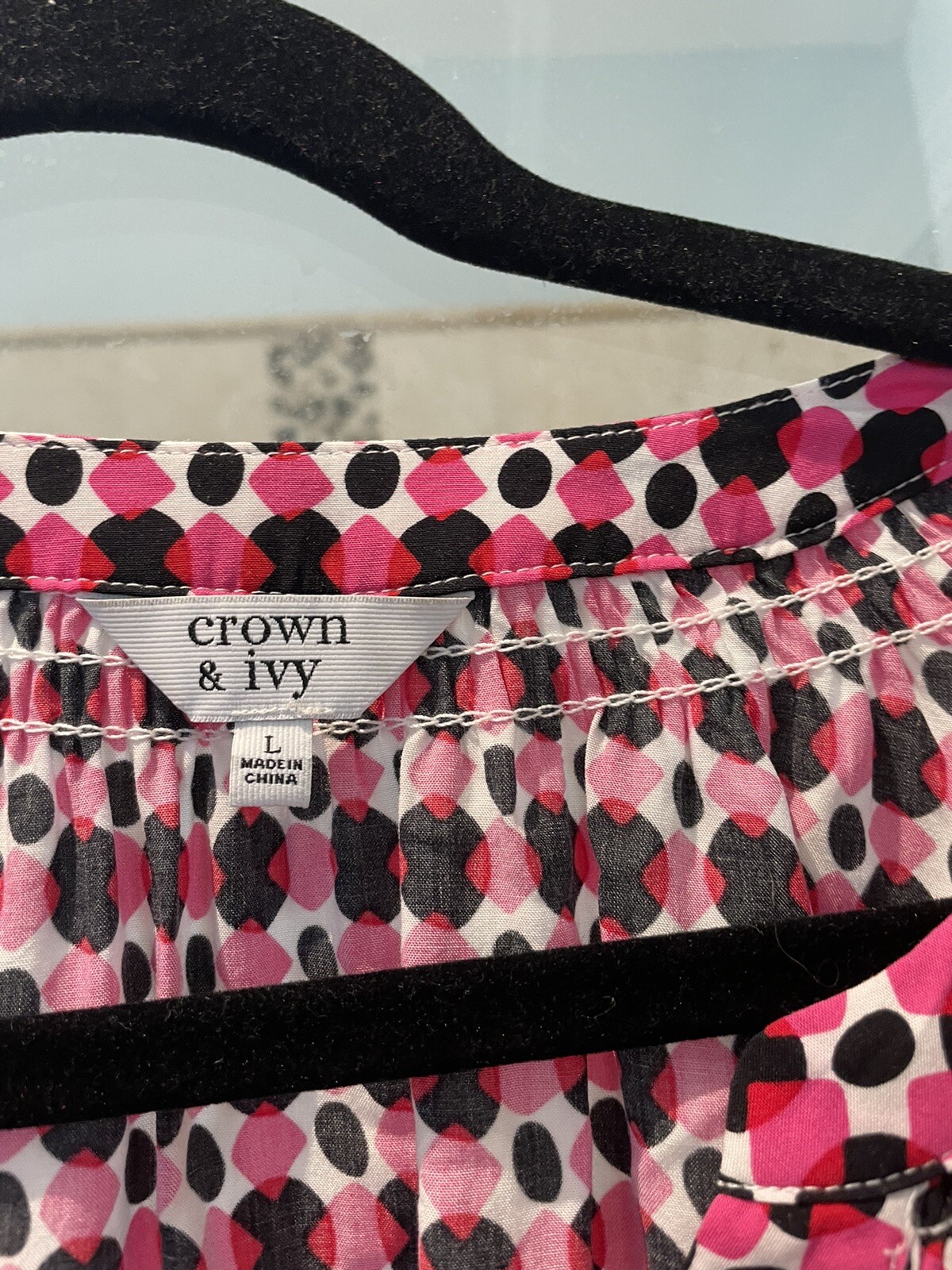 Crown & Ivy Pullover Top Tunic Large Long Sleeve Pink Red White Black