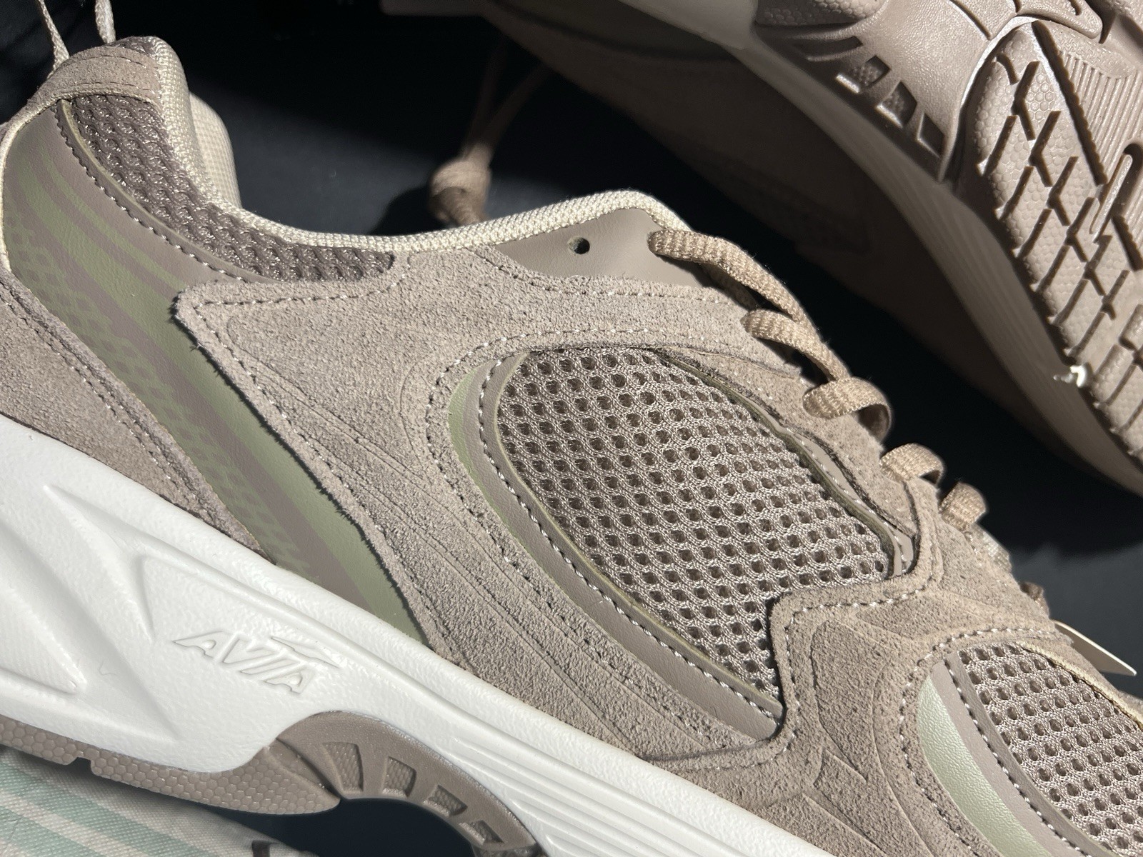 AVIA Men’s Size 9 Performance 5000 Athletic Sneakers Mesh Leather • Brown