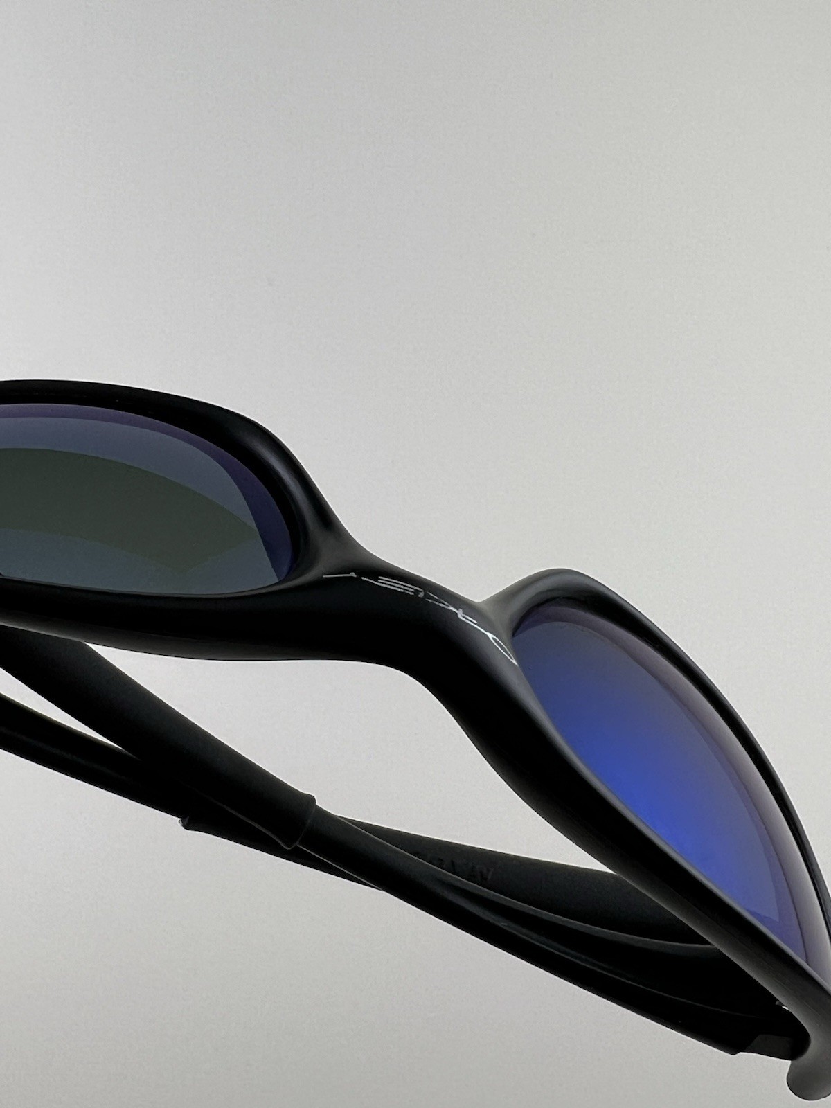 Oakley Minute 1.0 Matte Black Frame Ice Iridium Lens Silver Icons XX RARE