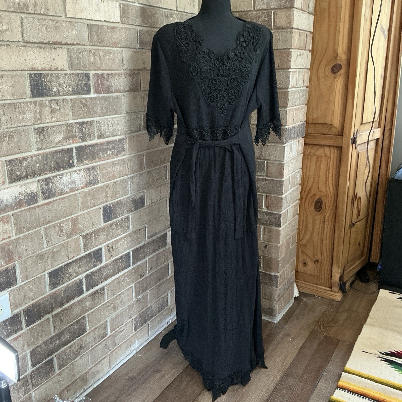 Magnet Art Lynn Yang Black Rayon Maxi Dress Size M Lace Embroidery USA Made #7D7