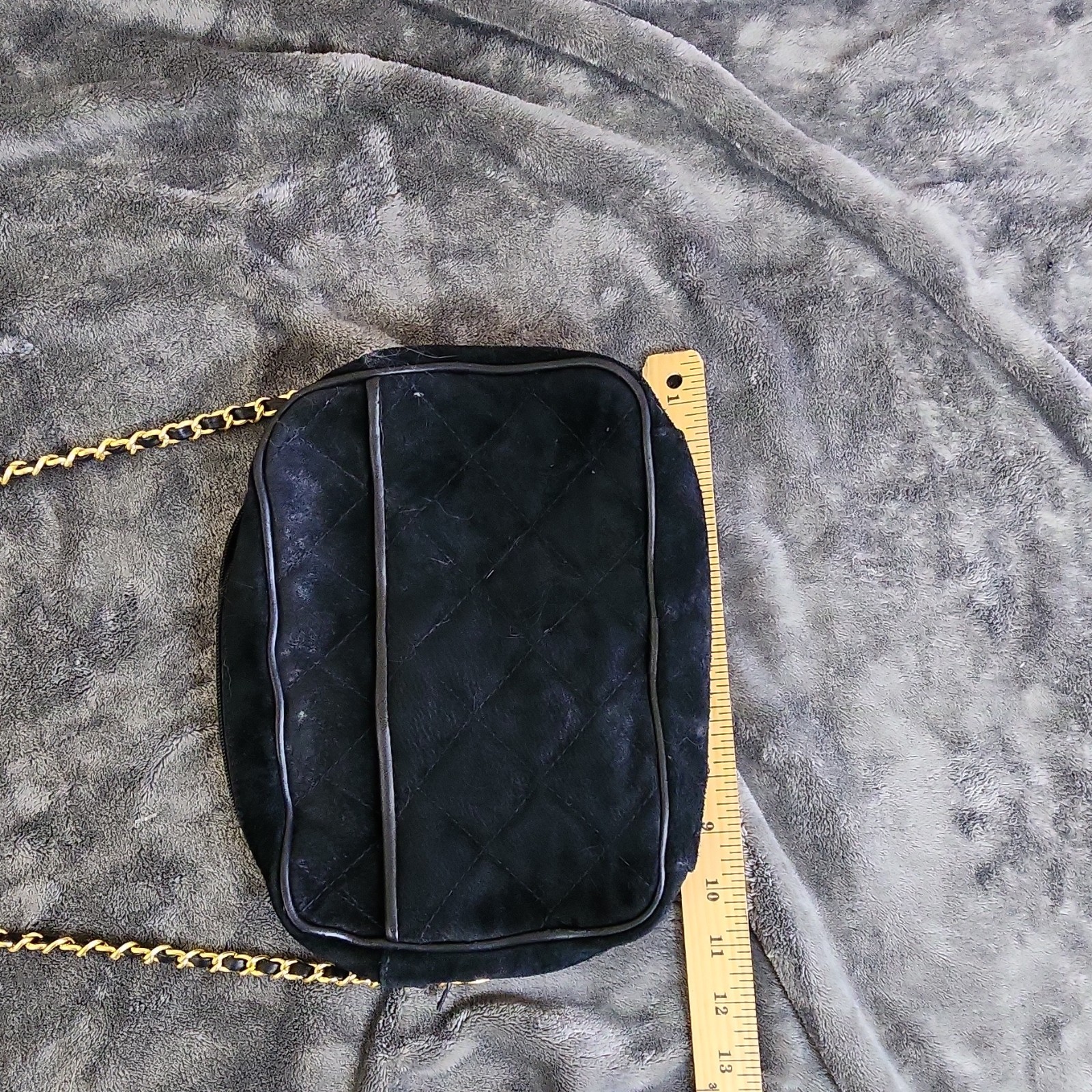 Black Small Shoulder Bag Quilted Gold Chain Strap Zip Magnetic Inner Pockets