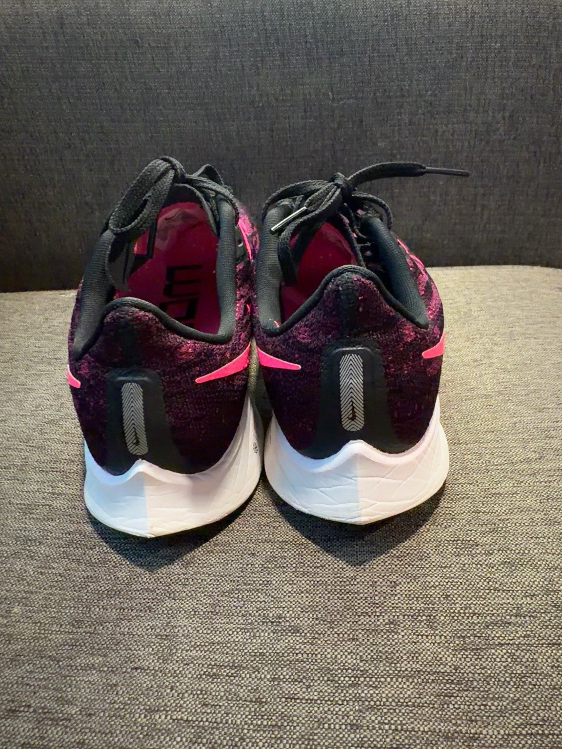 Nike Air Zoom Winflo 8 Women’s Size 8 Pink Black Running Shoes AQ2219-600