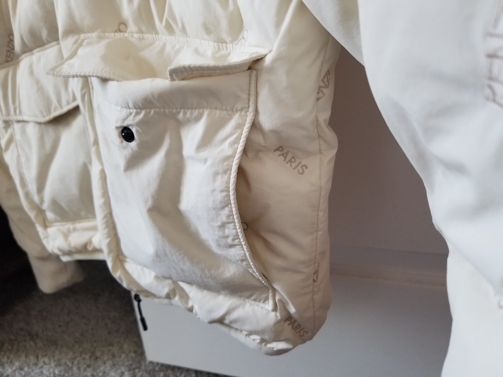 Kenzo puffer jacket. Size Small. Cream color. Polyester. Worn only 3 times