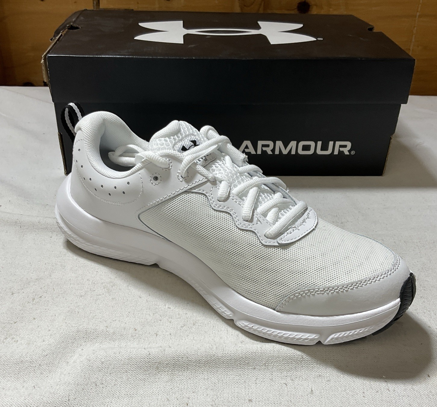 Under Armour Men’s UA Charged Assert 10 3026175-104 Shoes White/Black US 9.5M H5
