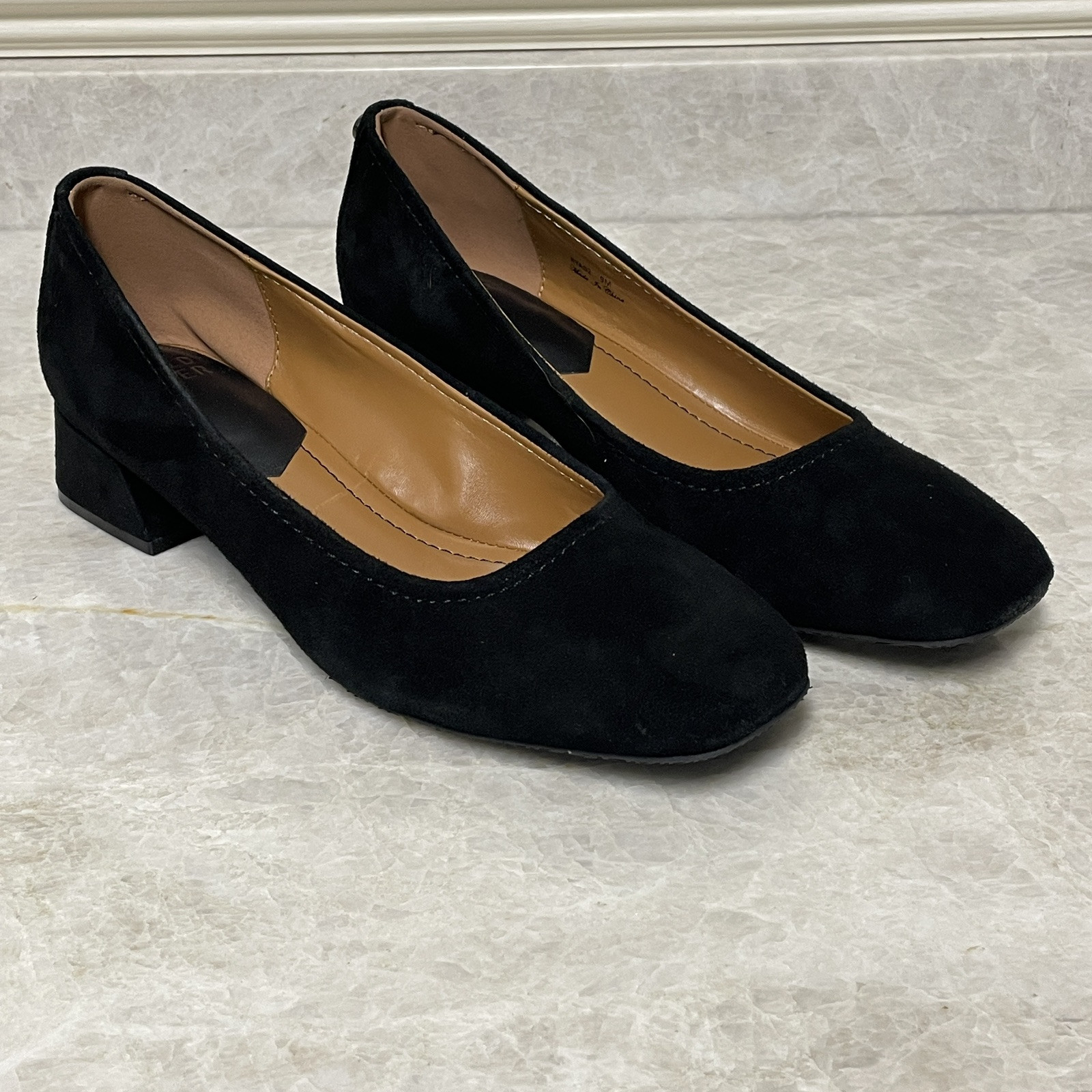 Donald Pliner Rya Pump Womens 9M Black Suede Square Toe 1.3 in Block Heel Shoes